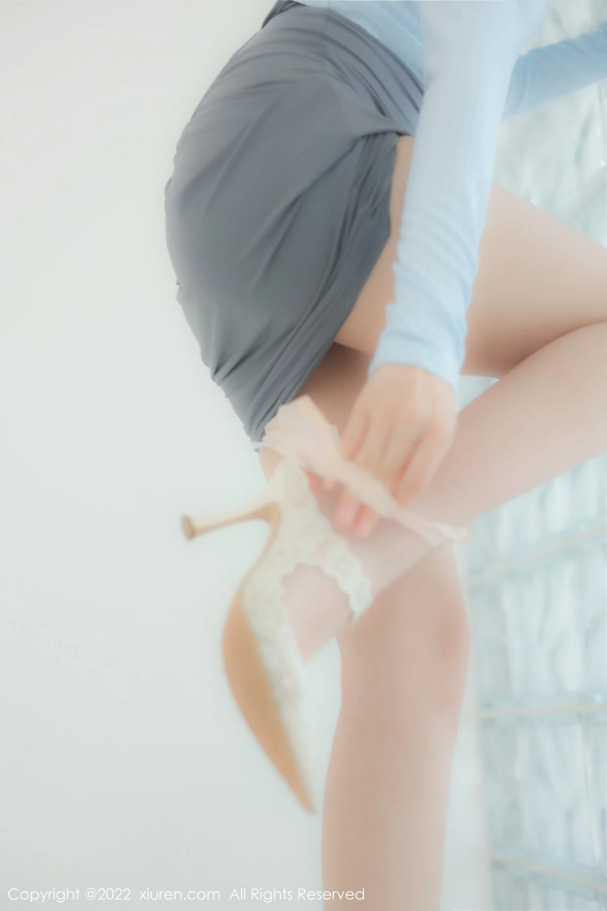 [[XiuRen秀人网]秀人网]No.5453_模特小麦是只喵大理旅拍私房性感灰色短裙露浑圆翘臀诱惑写真96P