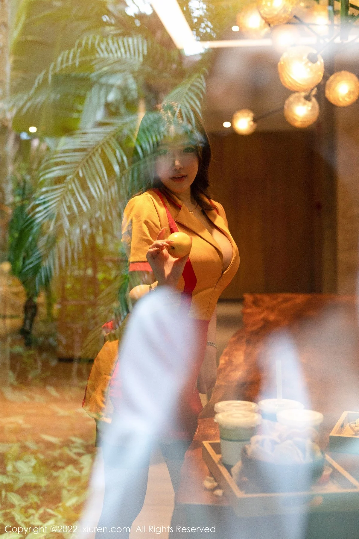 [[XiuRen秀人网]秀人网]No.5509_模特小海臀Rena海南旅拍服务员制服秀丰满身材撩人诱惑写真56P