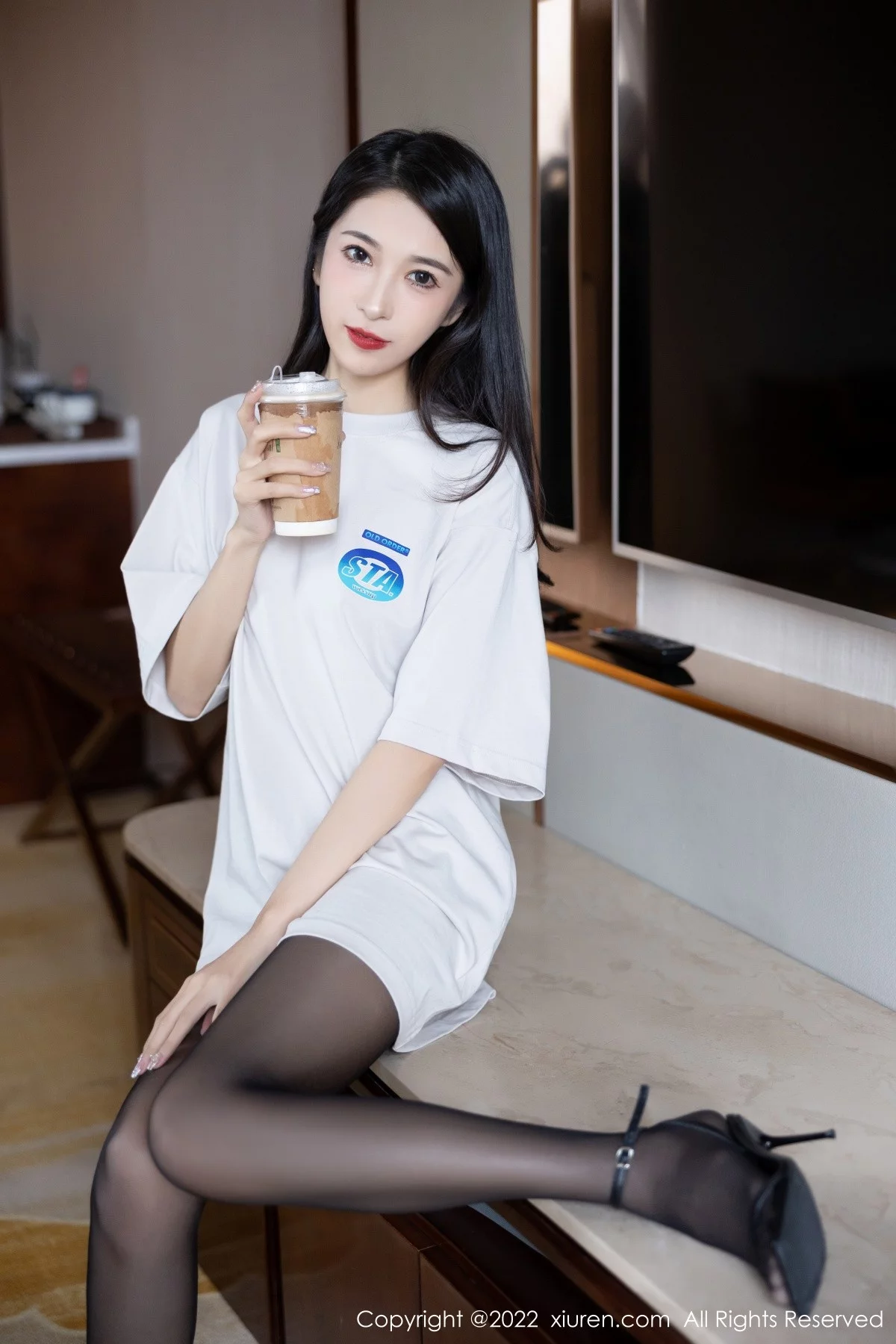 [[XiuRen秀人网]秀人网]No.5507_模特林乐一私房性感白T配超薄无内黑丝秀翘臀美腿诱惑写真80P