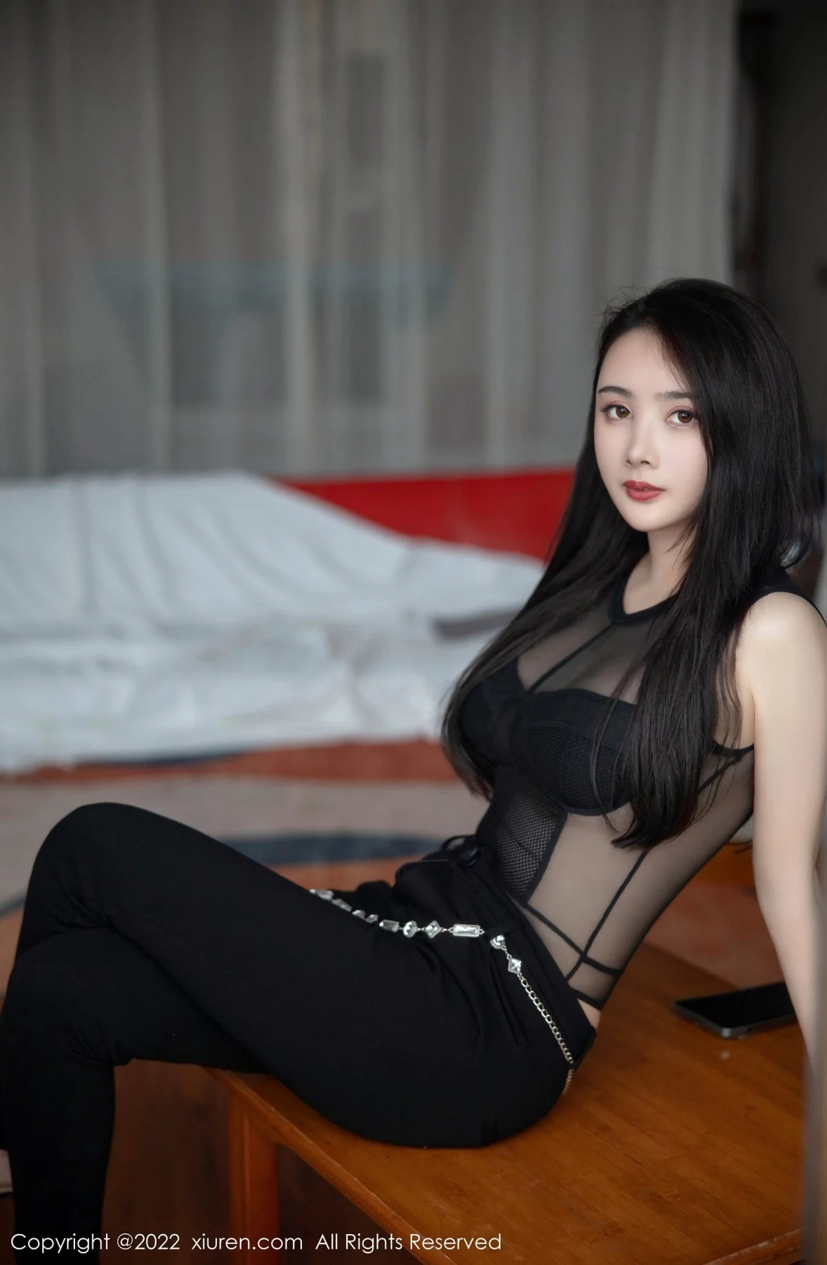 [[XiuRen秀人网]秀人网]No.5505_模特Summer宝宝私房半脱露黑色轻透服饰秀曼妙身姿诱惑写真51P