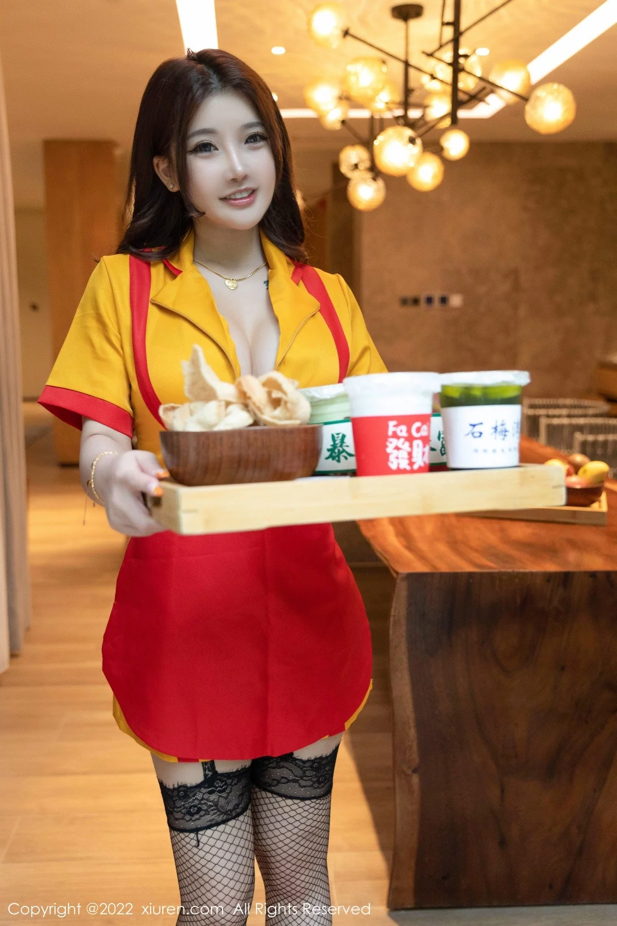 [[XiuRen秀人网]秀人网]No.5509_模特小海臀Rena海南旅拍服务员制服秀丰满身材撩人诱惑写真56P