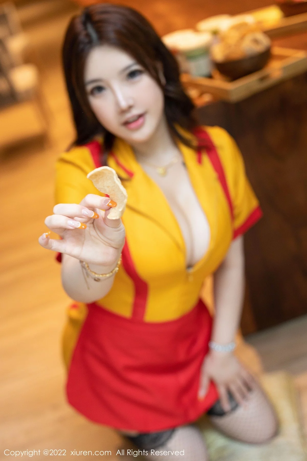 [[XiuRen秀人网]秀人网]No.5509_模特小海臀Rena海南旅拍服务员制服秀丰满身材撩人诱惑写真56P