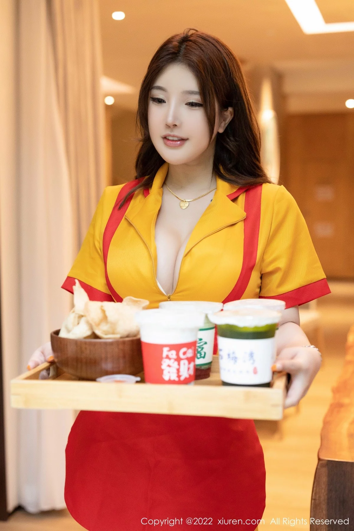 [[XiuRen秀人网]秀人网]No.5509_模特小海臀Rena海南旅拍服务员制服秀丰满身材撩人诱惑写真56P