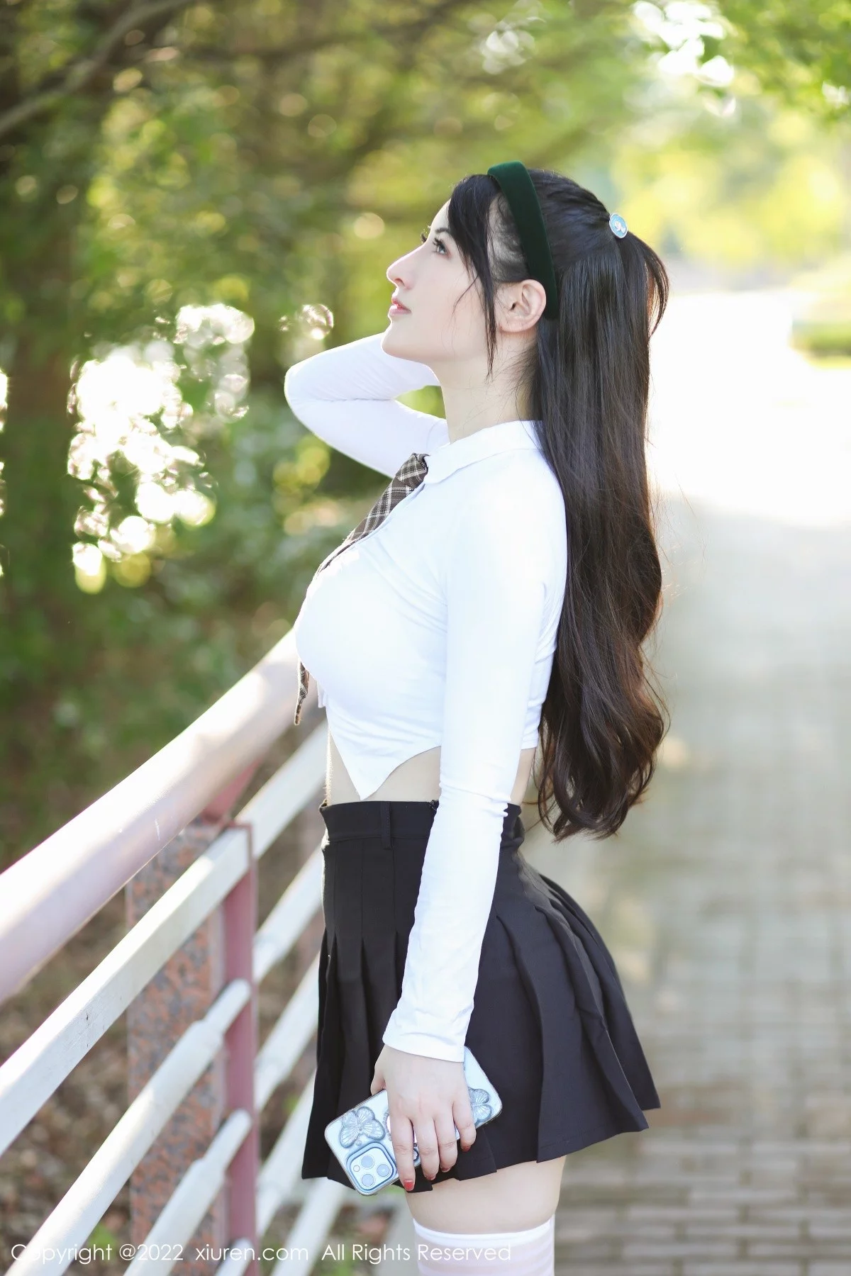 [[XiuRen秀人网]秀人网]No.5512_模特诗诗kiki白色短T配黑短裙半脱露性感白色内衣丰满诱惑写真58P