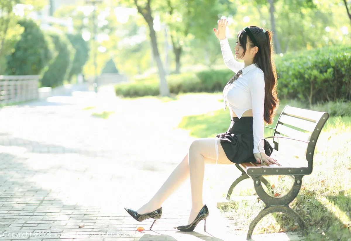 [[XiuRen秀人网]秀人网]No.5512_模特诗诗kiki白色短T配黑短裙半脱露性感白色内衣丰满诱惑写真58P