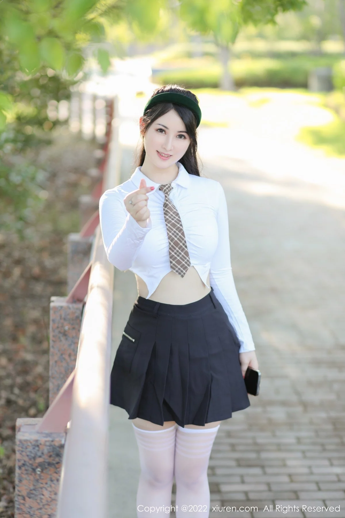 [[XiuRen秀人网]秀人网]No.5512_模特诗诗kiki白色短T配黑短裙半脱露性感白色内衣丰满诱惑写真58P