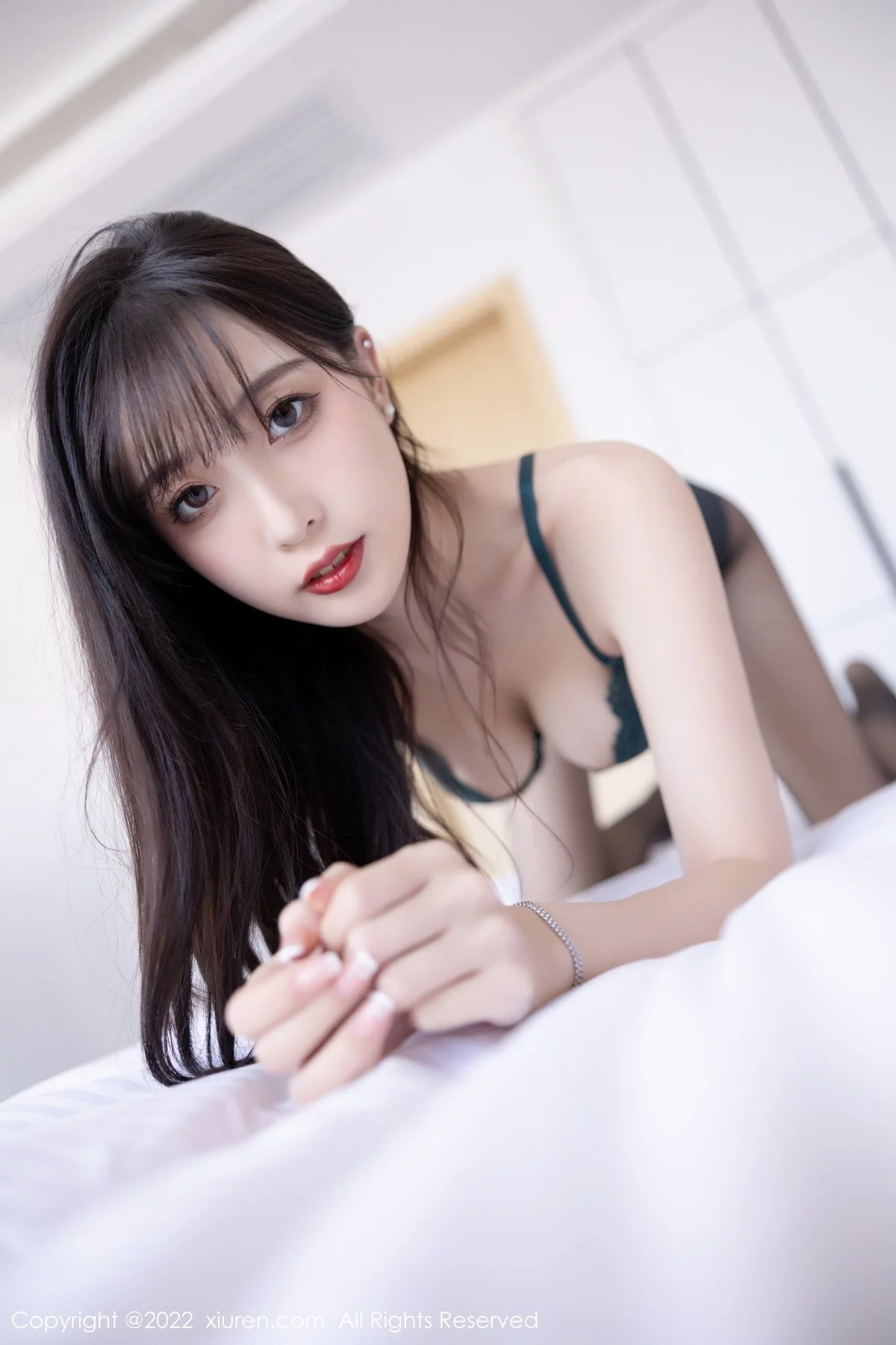 [[XiuRen秀人网]秀人网]No.5517_模特林星阑脱黑色制服露性感暗绿色蕾丝内衣超薄黑丝诱惑写真88P