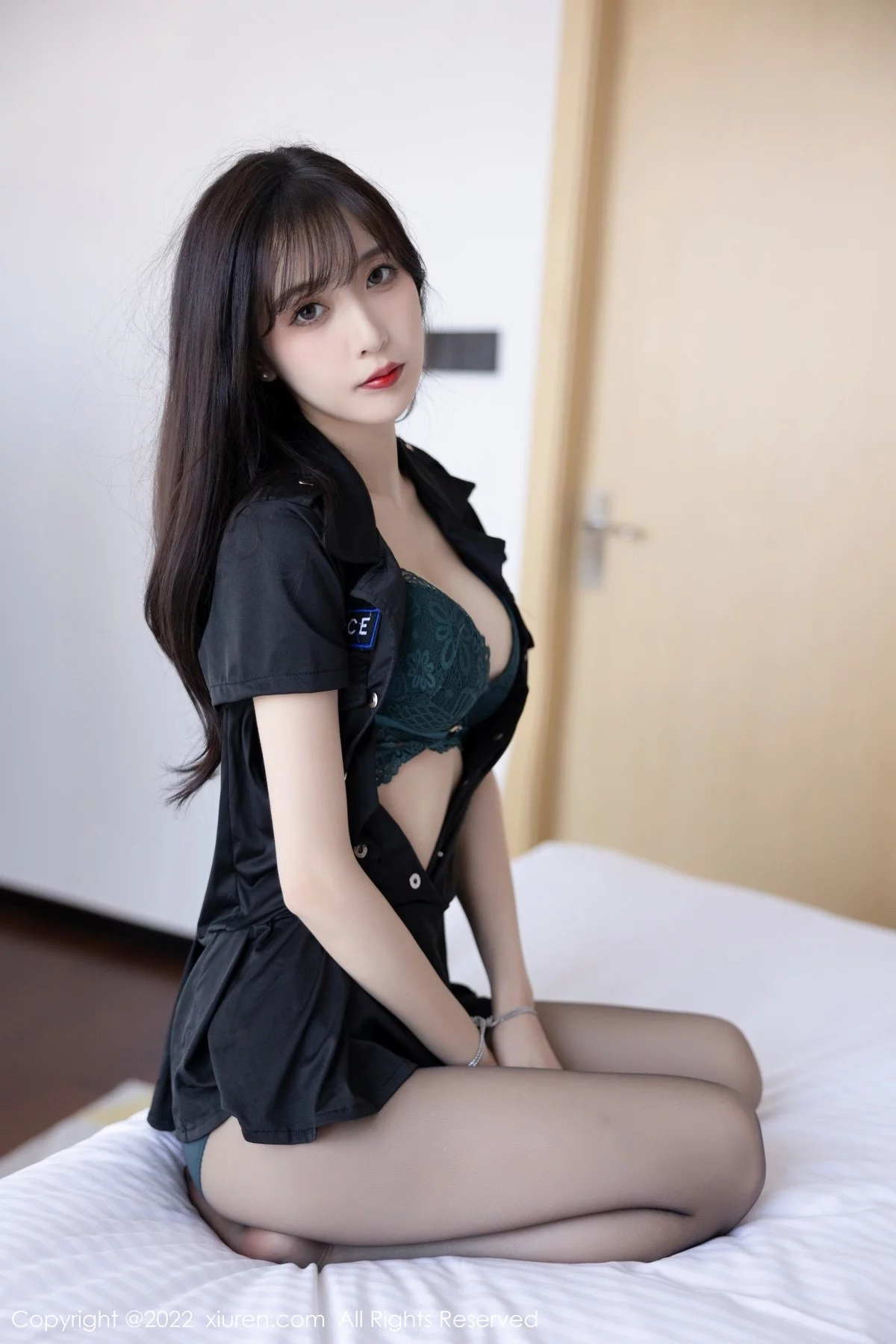 [[XiuRen秀人网]秀人网]No.5517_模特林星阑脱黑色制服露性感暗绿色蕾丝内衣超薄黑丝诱惑写真88P