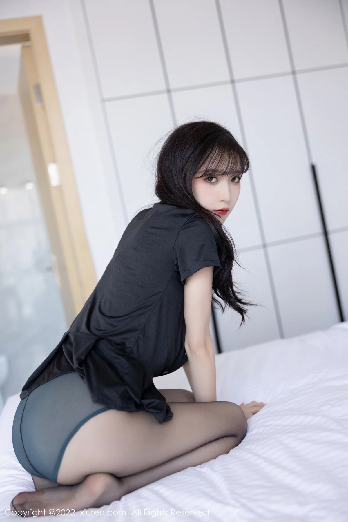 [[XiuRen秀人网]秀人网]No.5517_模特林星阑脱黑色制服露性感暗绿色蕾丝内衣超薄黑丝诱惑写真88P