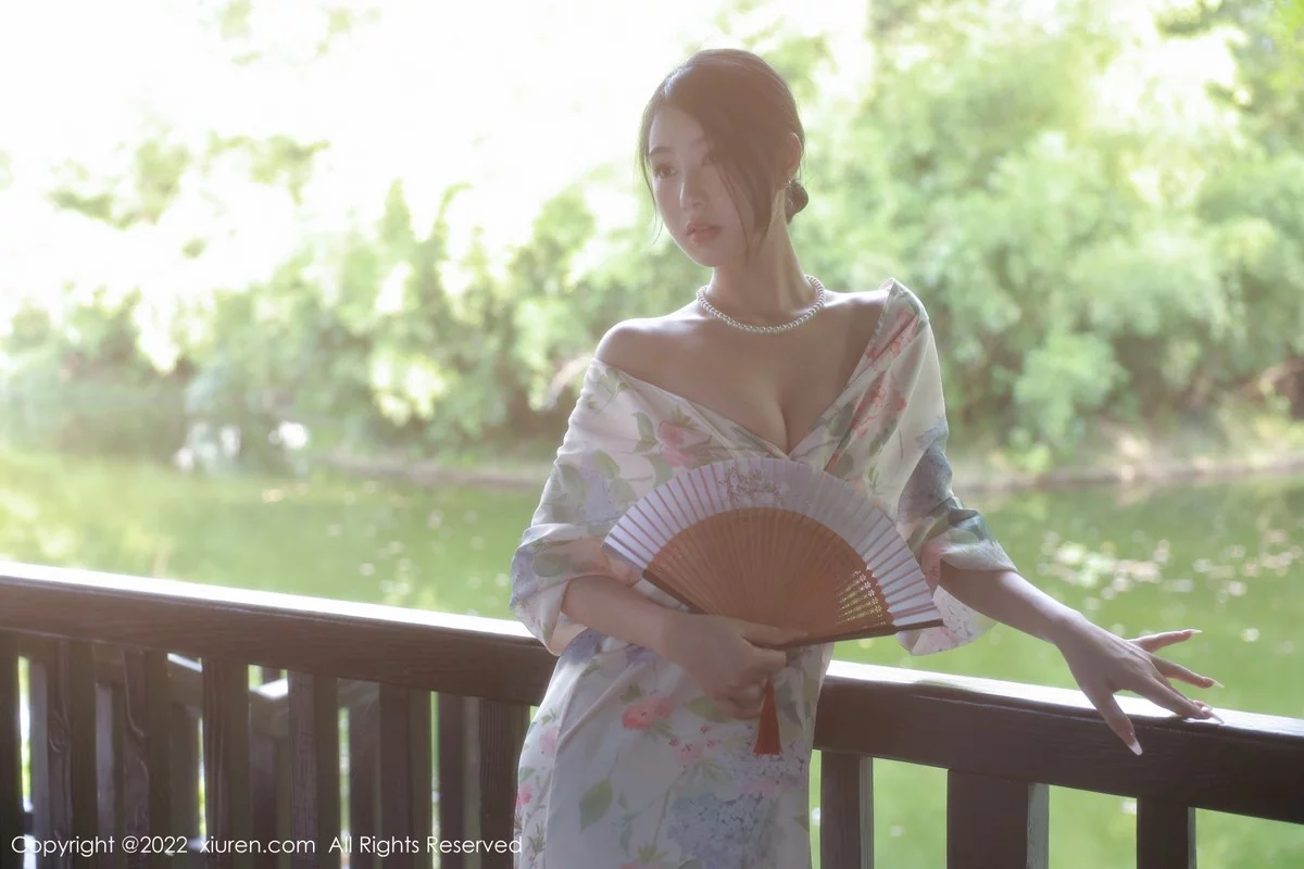[[XiuRen秀人网]秀人网]No.5514_模特谢晚晚性感白色带花纹长裙配原色丝袜秀完美身材诱惑写真111P