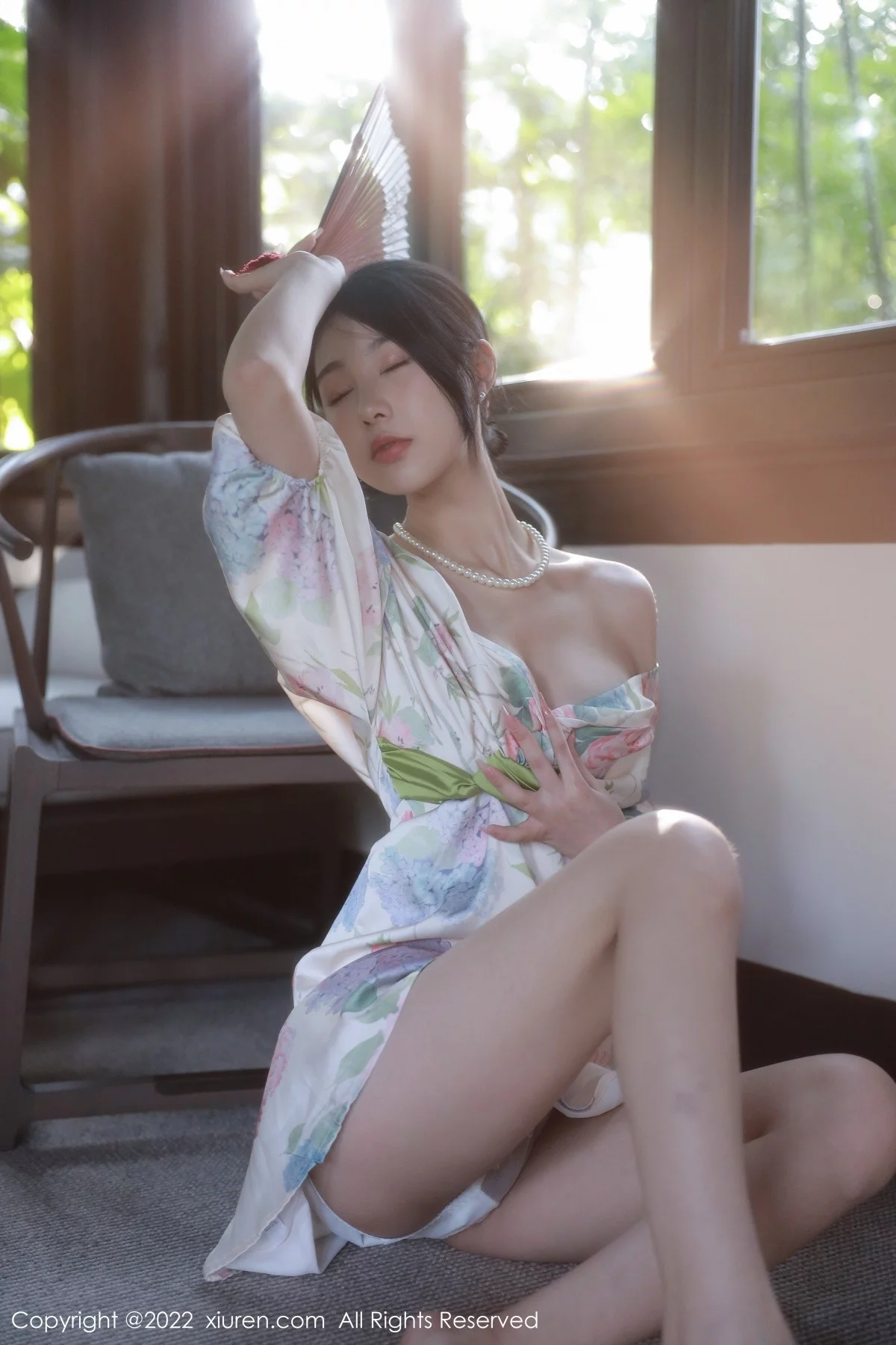 [[XiuRen秀人网]秀人网]No.5514_模特谢晚晚性感白色带花纹长裙配原色丝袜秀完美身材诱惑写真111P