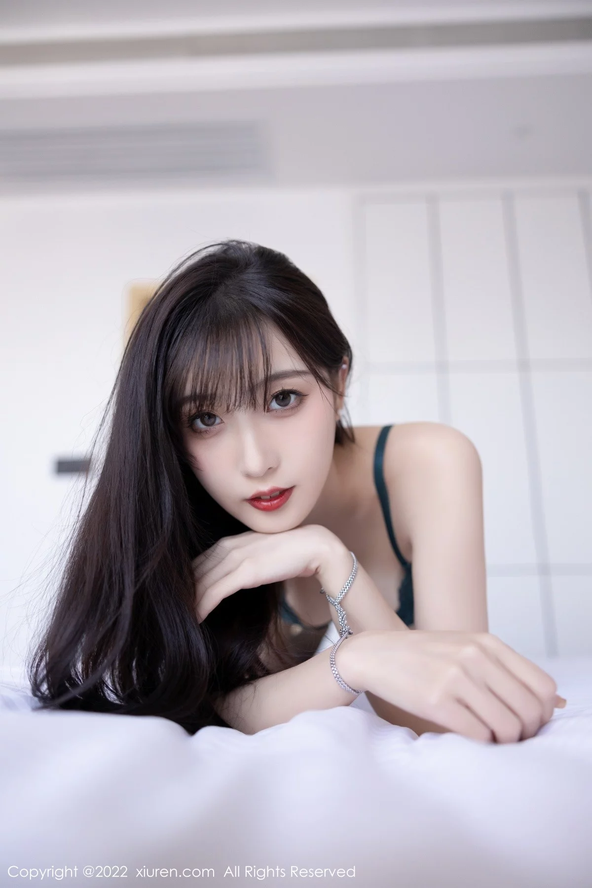 [[XiuRen秀人网]秀人网]No.5517_模特林星阑脱黑色制服露性感暗绿色蕾丝内衣超薄黑丝诱惑写真88P