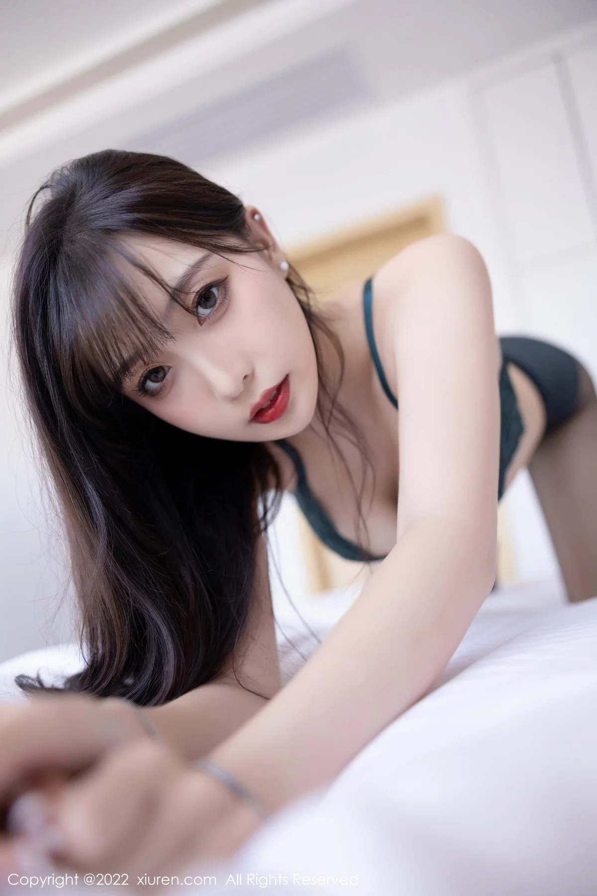 [[XiuRen秀人网]秀人网]No.5517_模特林星阑脱黑色制服露性感暗绿色蕾丝内衣超薄黑丝诱惑写真88P