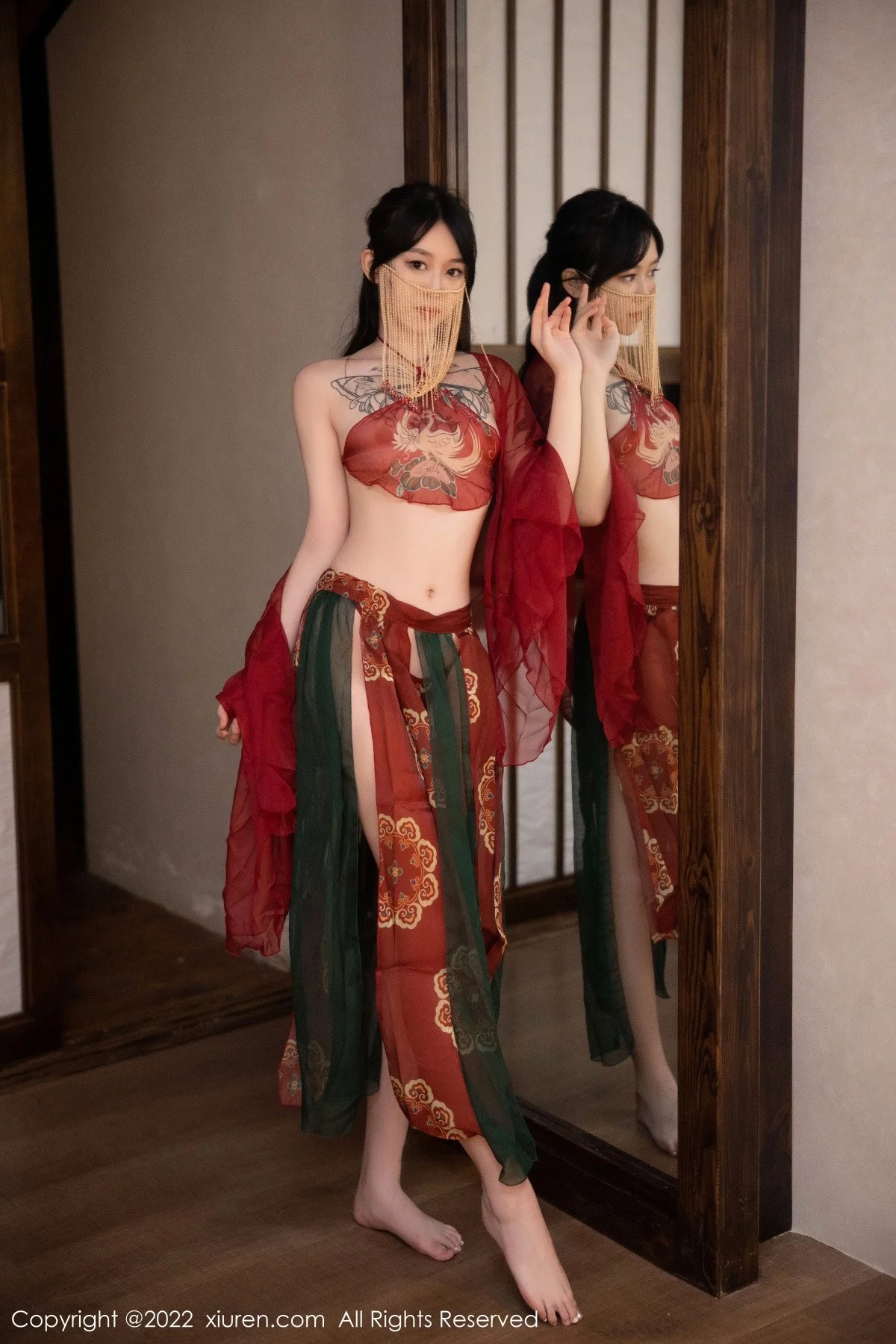 [[XiuRen秀人网]秀人网]No.5527_模特奶瓶大理旅拍私房性感红色轻透古装服秀完美身材诱惑写真78P