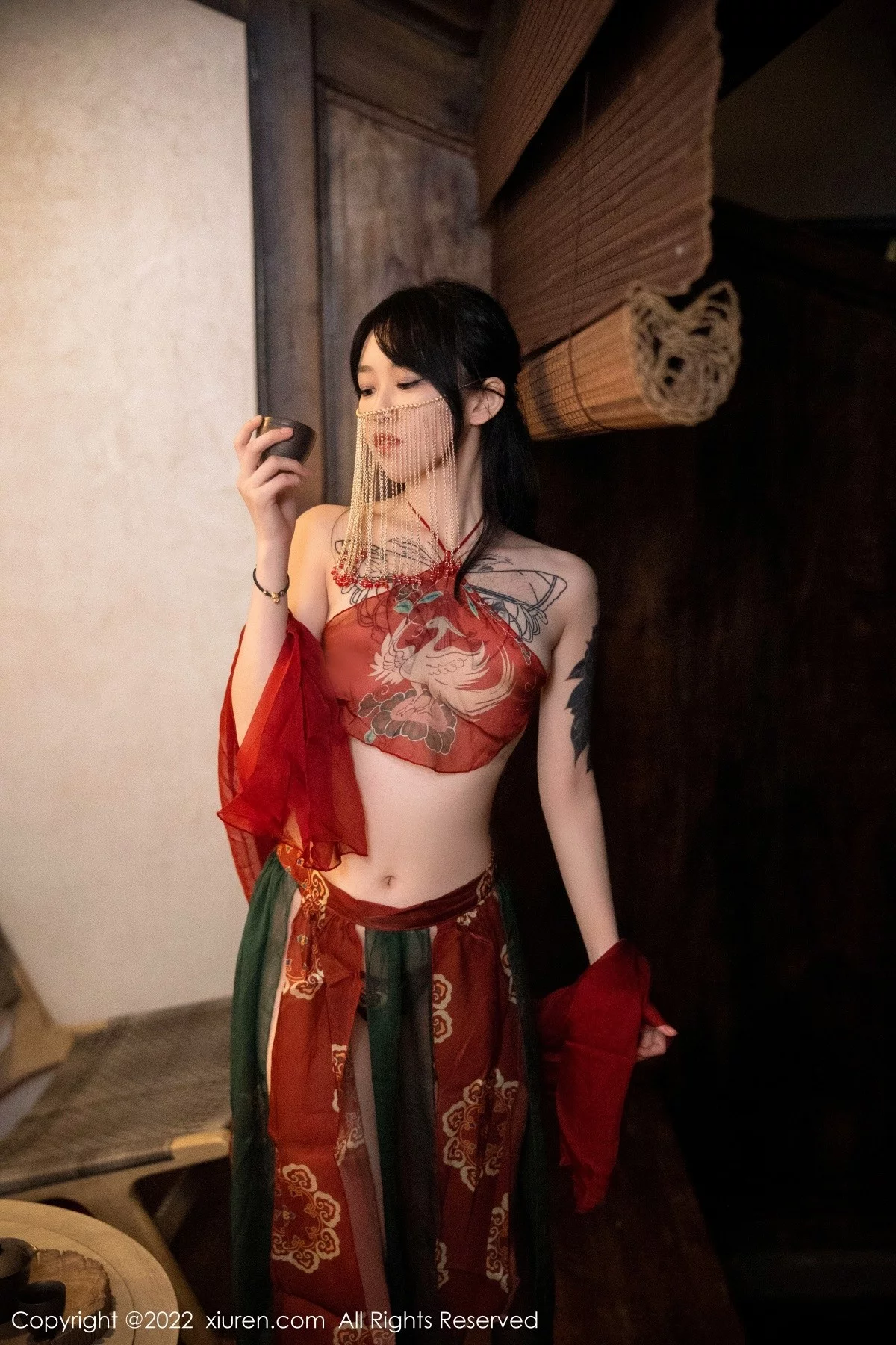 [[XiuRen秀人网]秀人网]No.5527_模特奶瓶大理旅拍私房性感红色轻透古装服秀完美身材诱惑写真78P