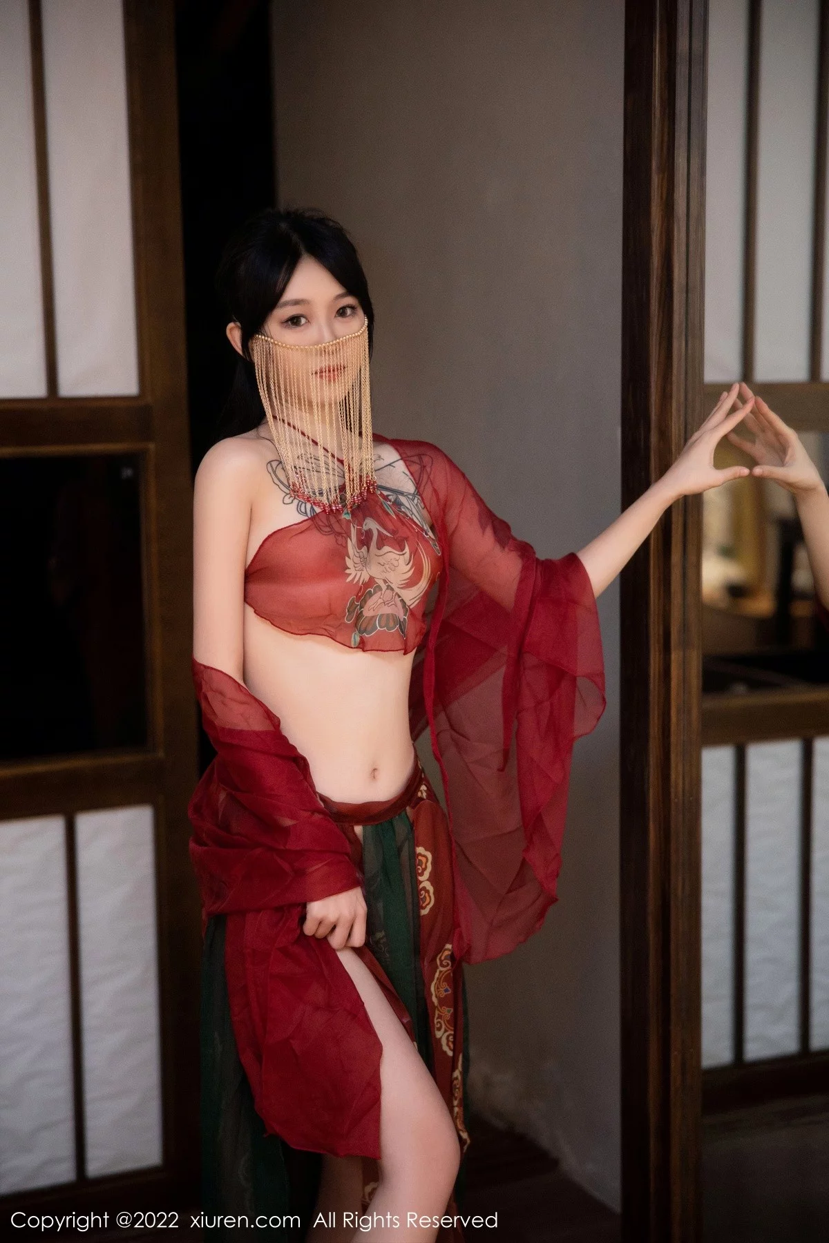 [[XiuRen秀人网]秀人网]No.5527_模特奶瓶大理旅拍私房性感红色轻透古装服秀完美身材诱惑写真78P