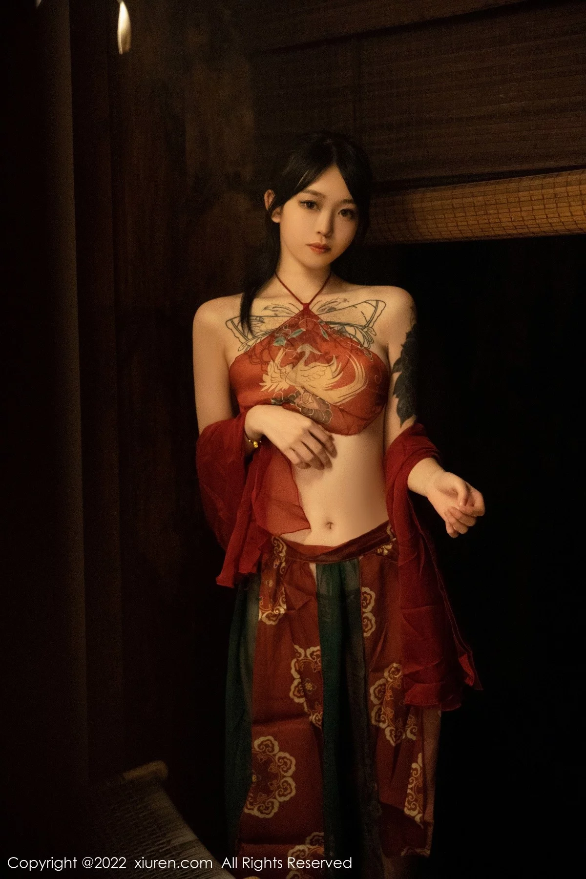 [[XiuRen秀人网]秀人网]No.5527_模特奶瓶大理旅拍私房性感红色轻透古装服秀完美身材诱惑写真78P