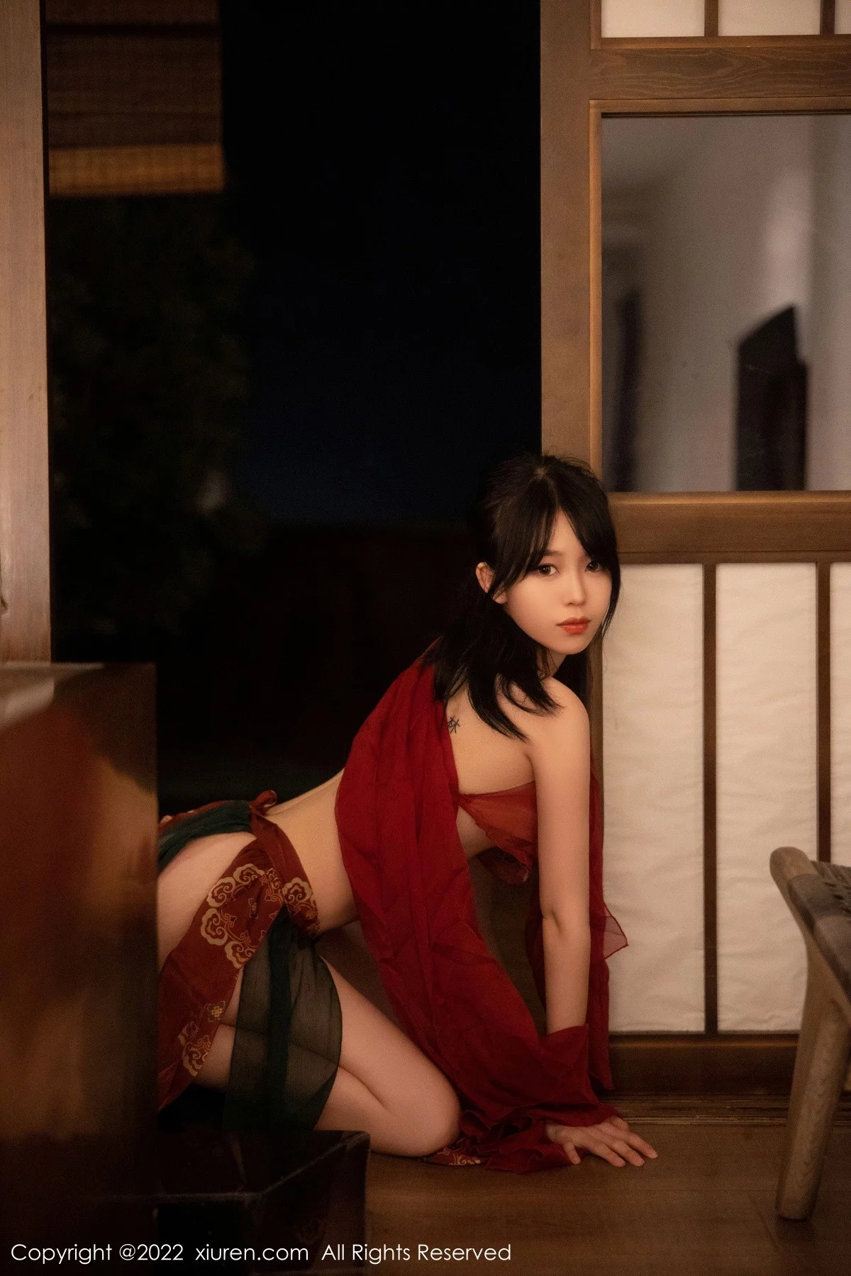 [[XiuRen秀人网]秀人网]No.5527_模特奶瓶大理旅拍私房性感红色轻透古装服秀完美身材诱惑写真78P