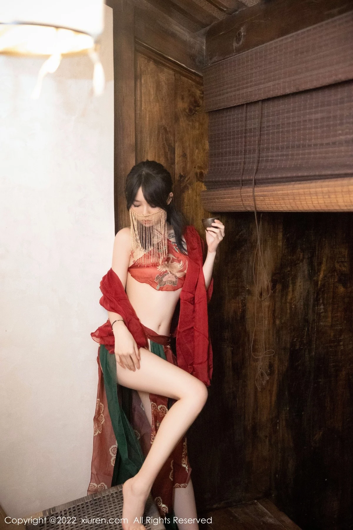 [[XiuRen秀人网]秀人网]No.5527_模特奶瓶大理旅拍私房性感红色轻透古装服秀完美身材诱惑写真78P