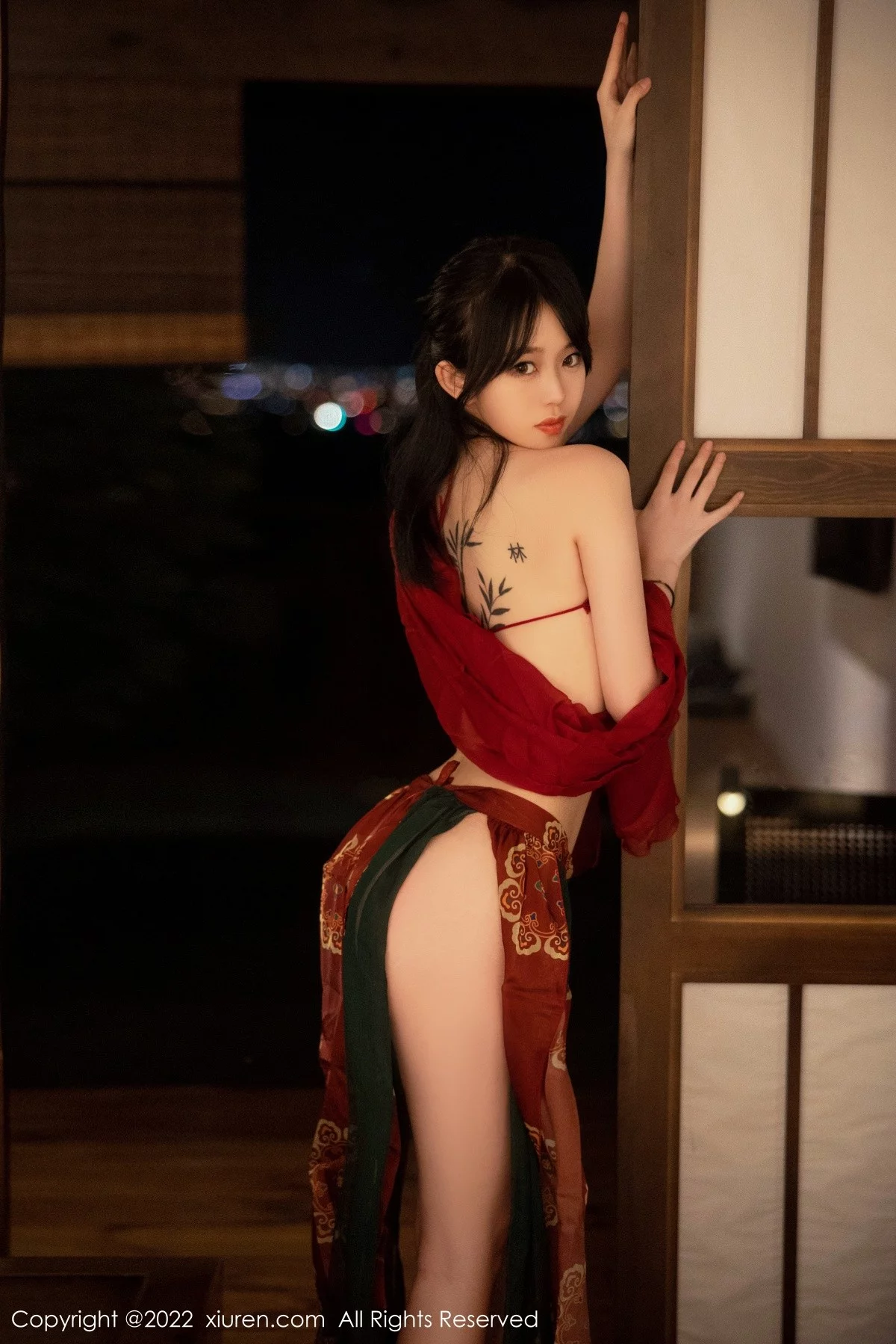 [[XiuRen秀人网]秀人网]No.5527_模特奶瓶大理旅拍私房性感红色轻透古装服秀完美身材诱惑写真78P