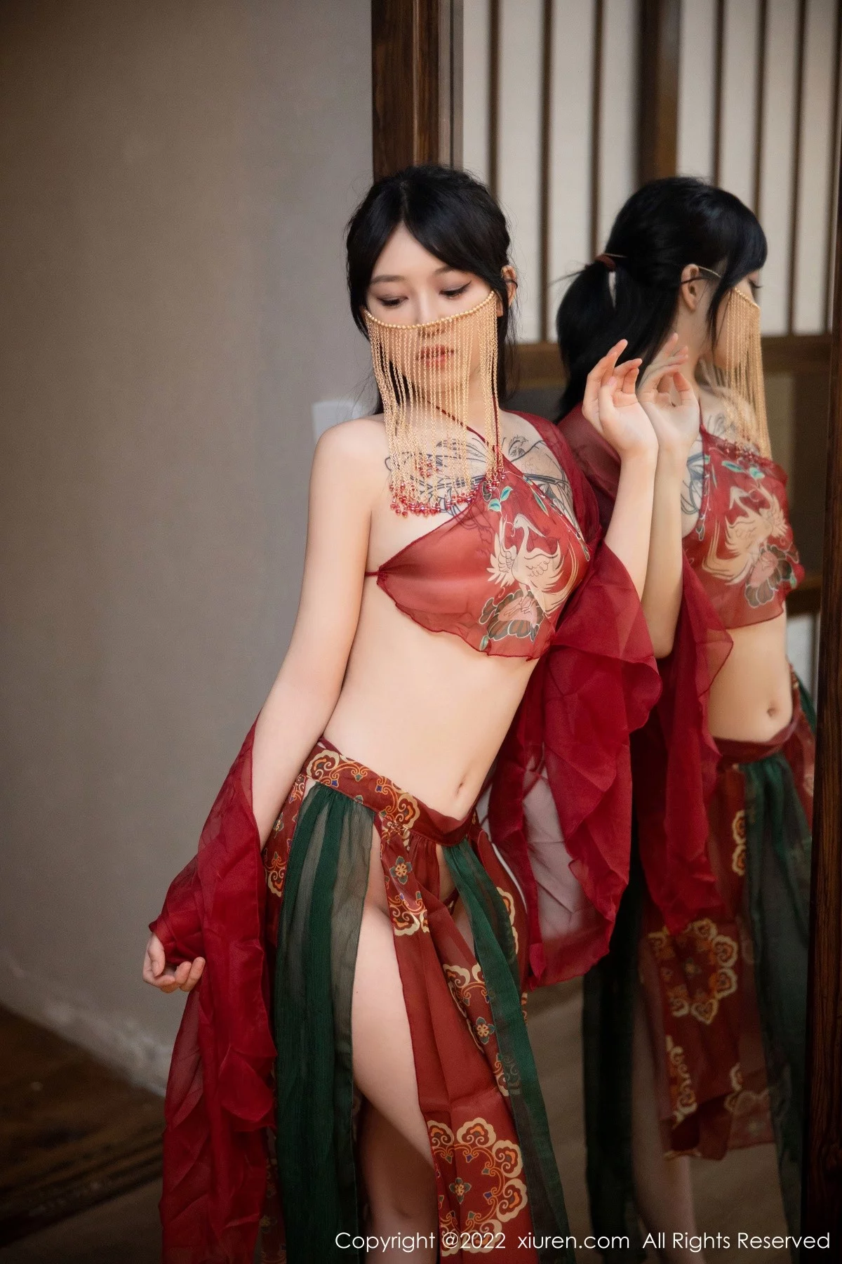 [[XiuRen秀人网]秀人网]No.5527_模特奶瓶大理旅拍私房性感红色轻透古装服秀完美身材诱惑写真78P