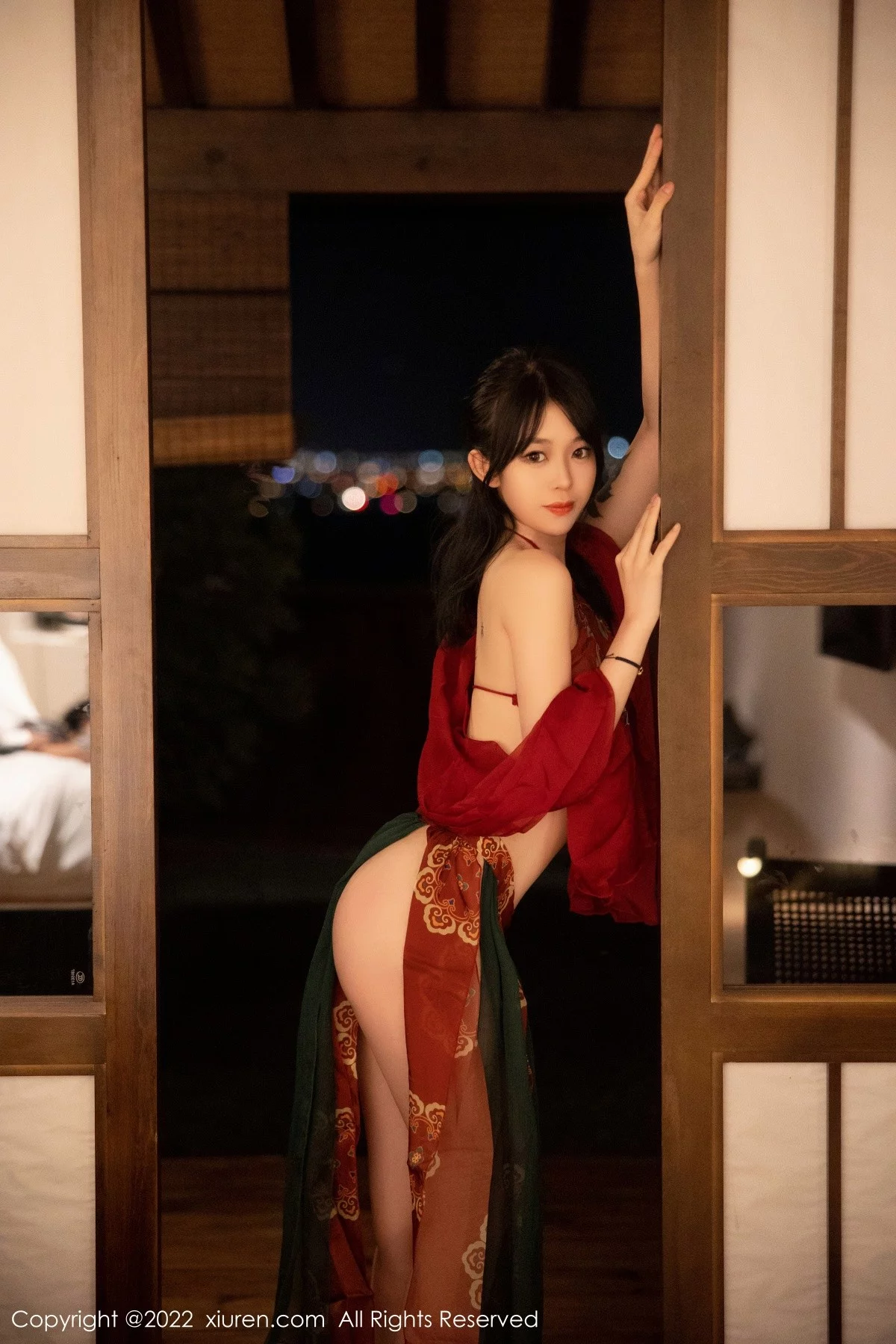 [[XiuRen秀人网]秀人网]No.5527_模特奶瓶大理旅拍私房性感红色轻透古装服秀完美身材诱惑写真78P