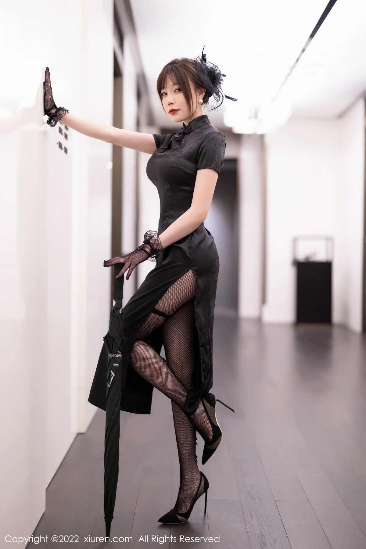 [[XiuRen秀人网]秀人网]No.5532_女神徐莉芝Booty私房脱性感黑色旗袍露轻透蕾丝内衣诱惑写真79P