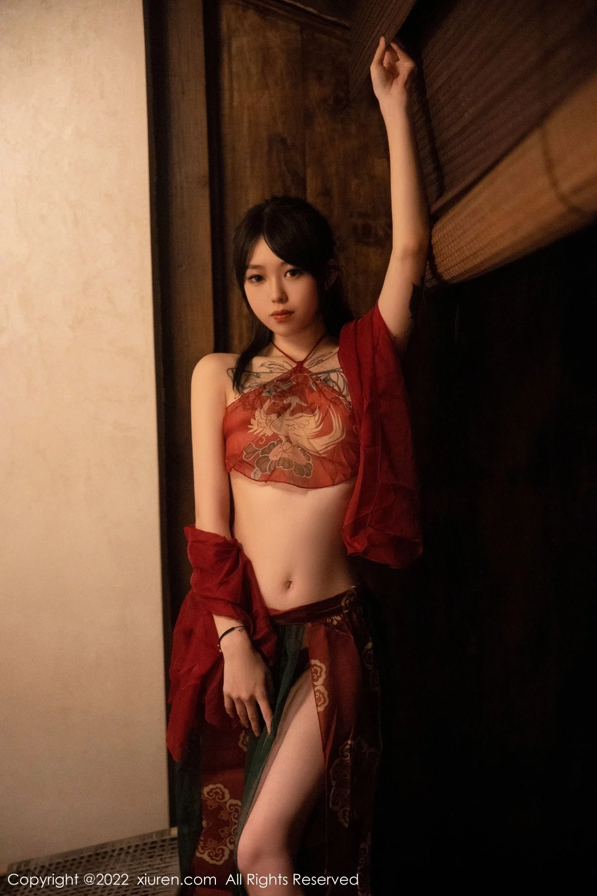 [[XiuRen秀人网]秀人网]No.5527_模特奶瓶大理旅拍私房性感红色轻透古装服秀完美身材诱惑写真78P
