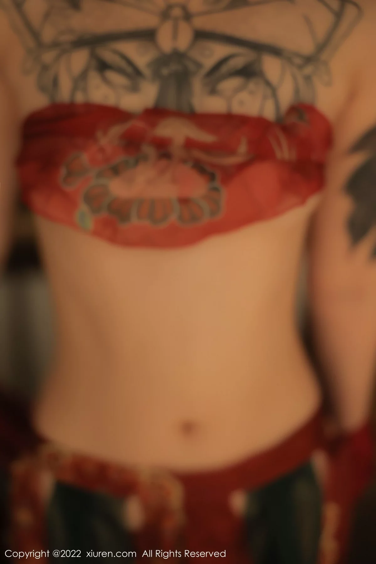 [[XiuRen秀人网]秀人网]No.5527_模特奶瓶大理旅拍私房性感红色轻透古装服秀完美身材诱惑写真78P