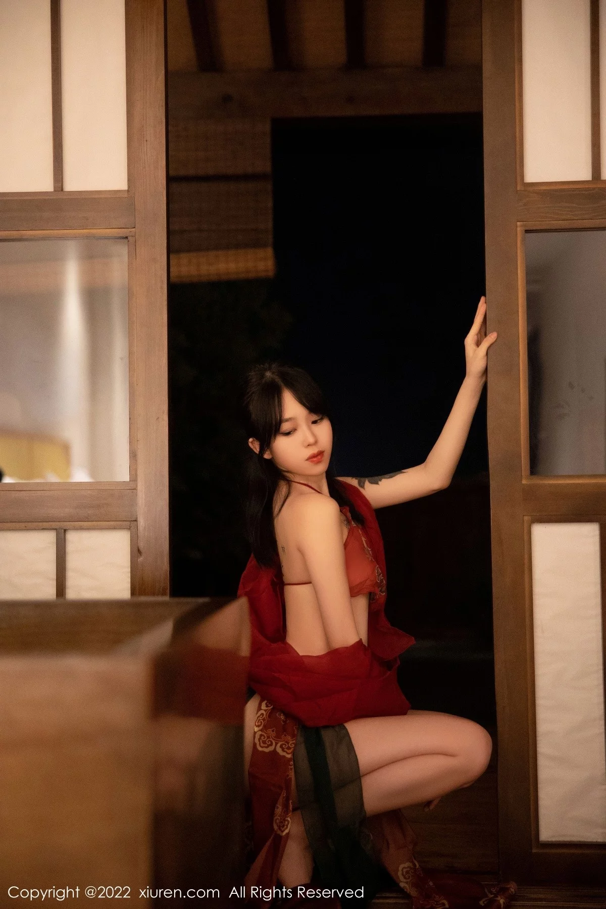 [[XiuRen秀人网]秀人网]No.5527_模特奶瓶大理旅拍私房性感红色轻透古装服秀完美身材诱惑写真78P