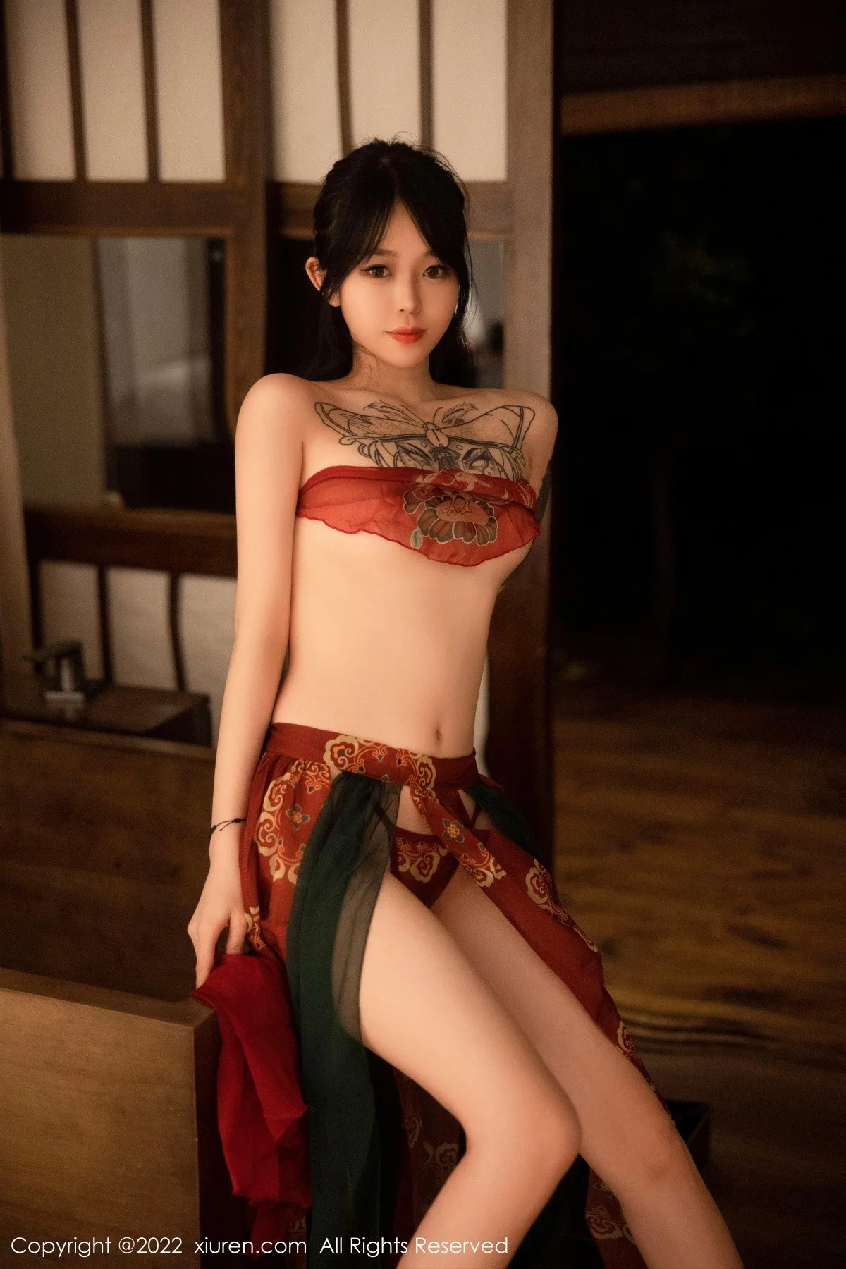 [[XiuRen秀人网]秀人网]No.5527_模特奶瓶大理旅拍私房性感红色轻透古装服秀完美身材诱惑写真78P