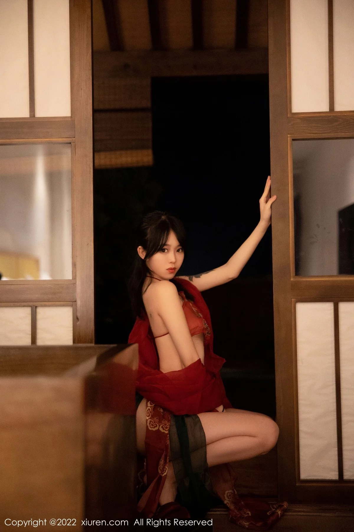 [[XiuRen秀人网]秀人网]No.5527_模特奶瓶大理旅拍私房性感红色轻透古装服秀完美身材诱惑写真78P