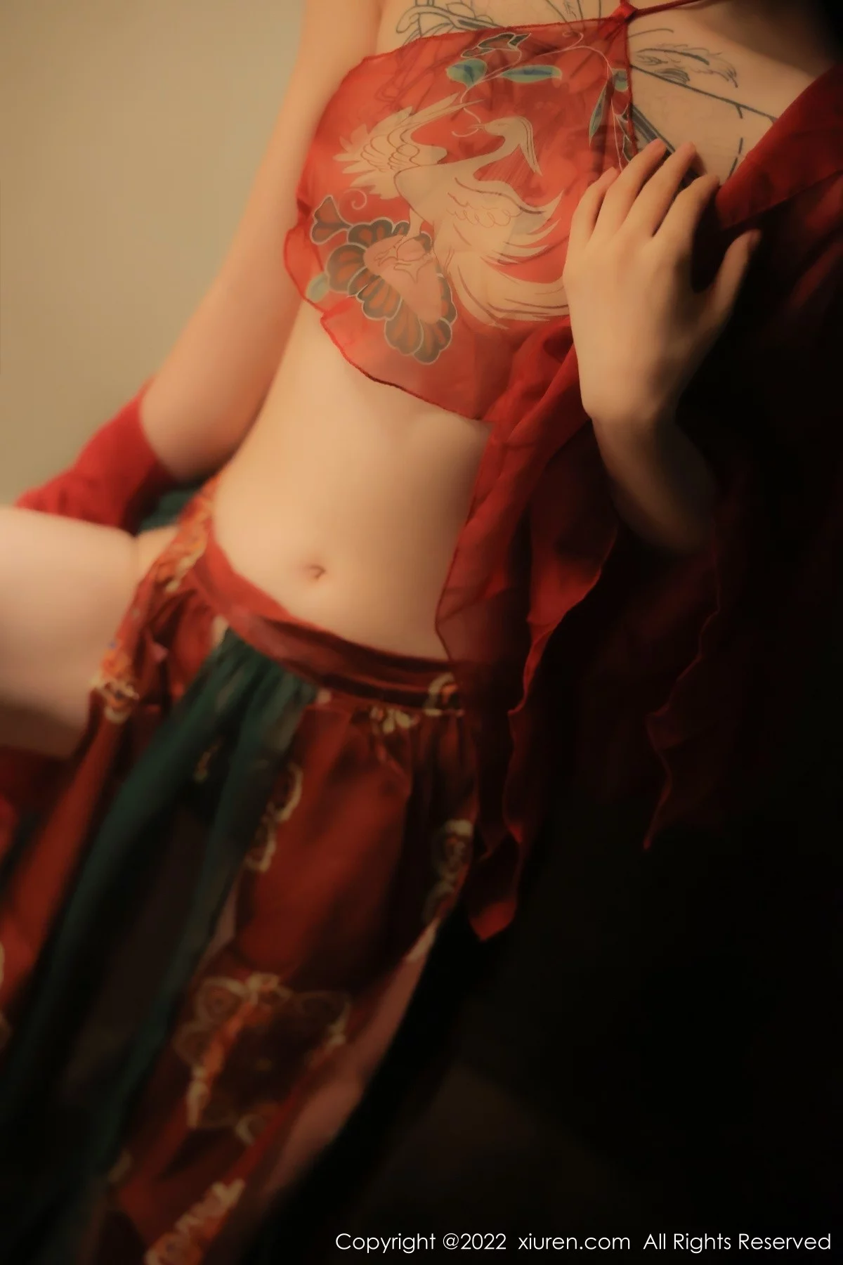 [[XiuRen秀人网]秀人网]No.5527_模特奶瓶大理旅拍私房性感红色轻透古装服秀完美身材诱惑写真78P