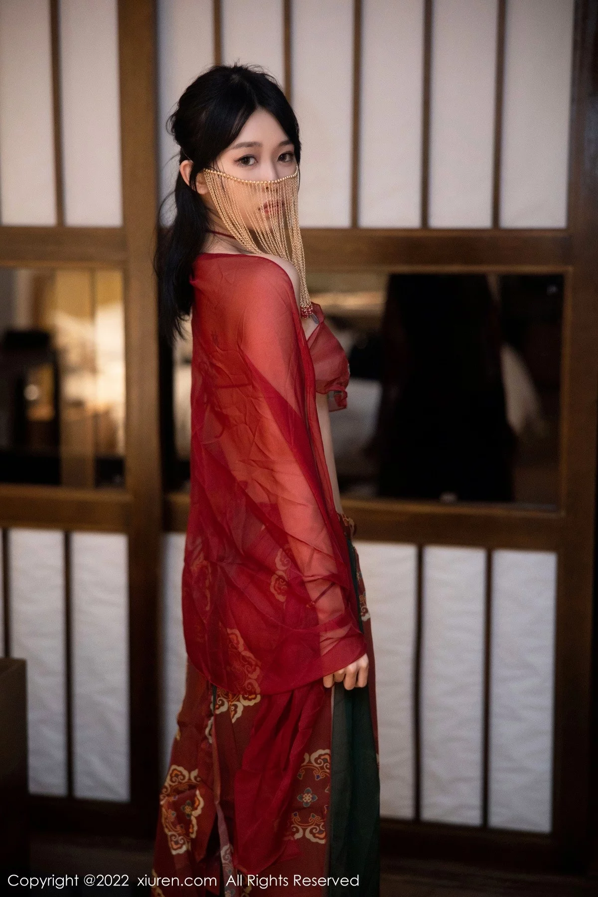 [[XiuRen秀人网]秀人网]No.5527_模特奶瓶大理旅拍私房性感红色轻透古装服秀完美身材诱惑写真78P