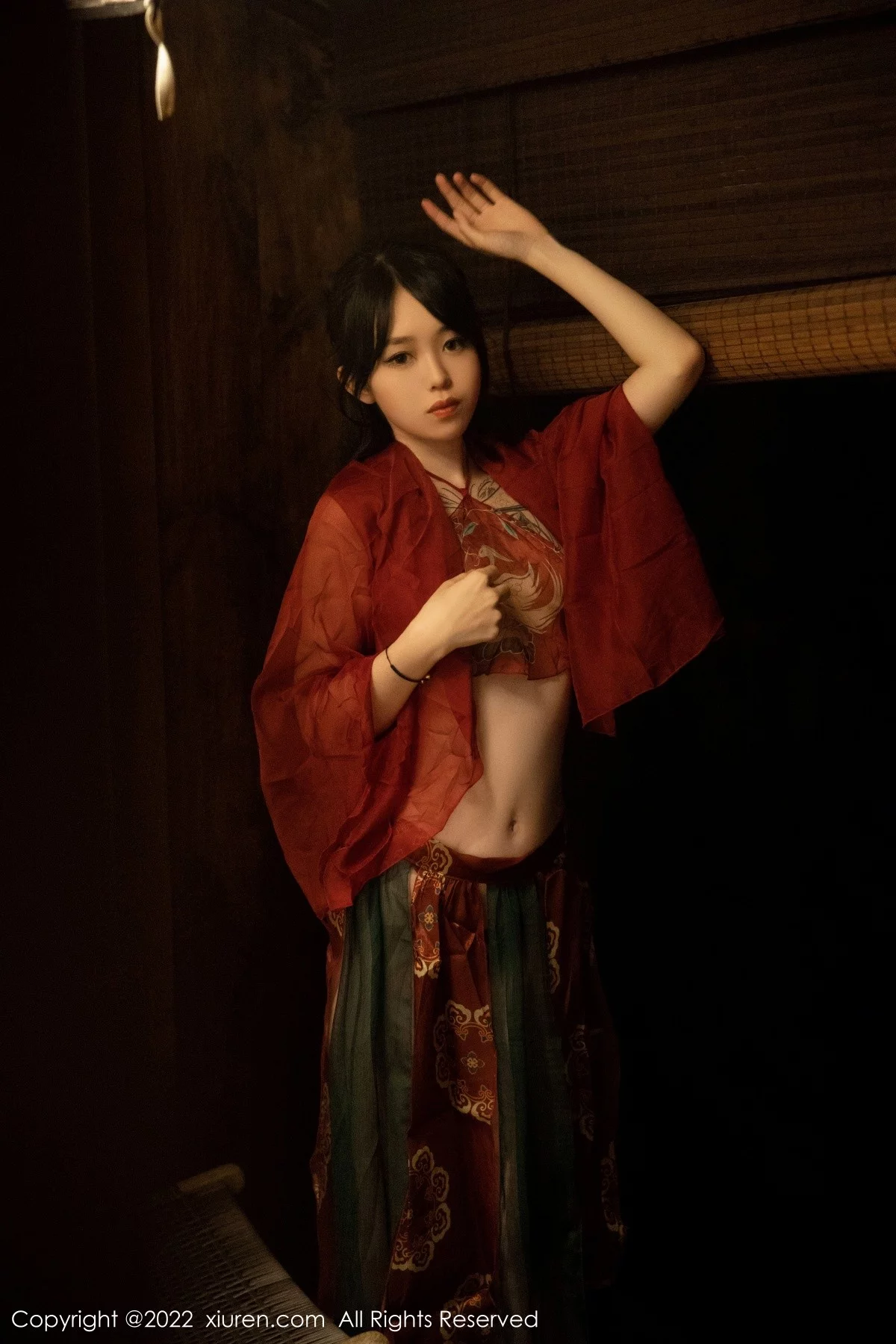 [[XiuRen秀人网]秀人网]No.5527_模特奶瓶大理旅拍私房性感红色轻透古装服秀完美身材诱惑写真78P