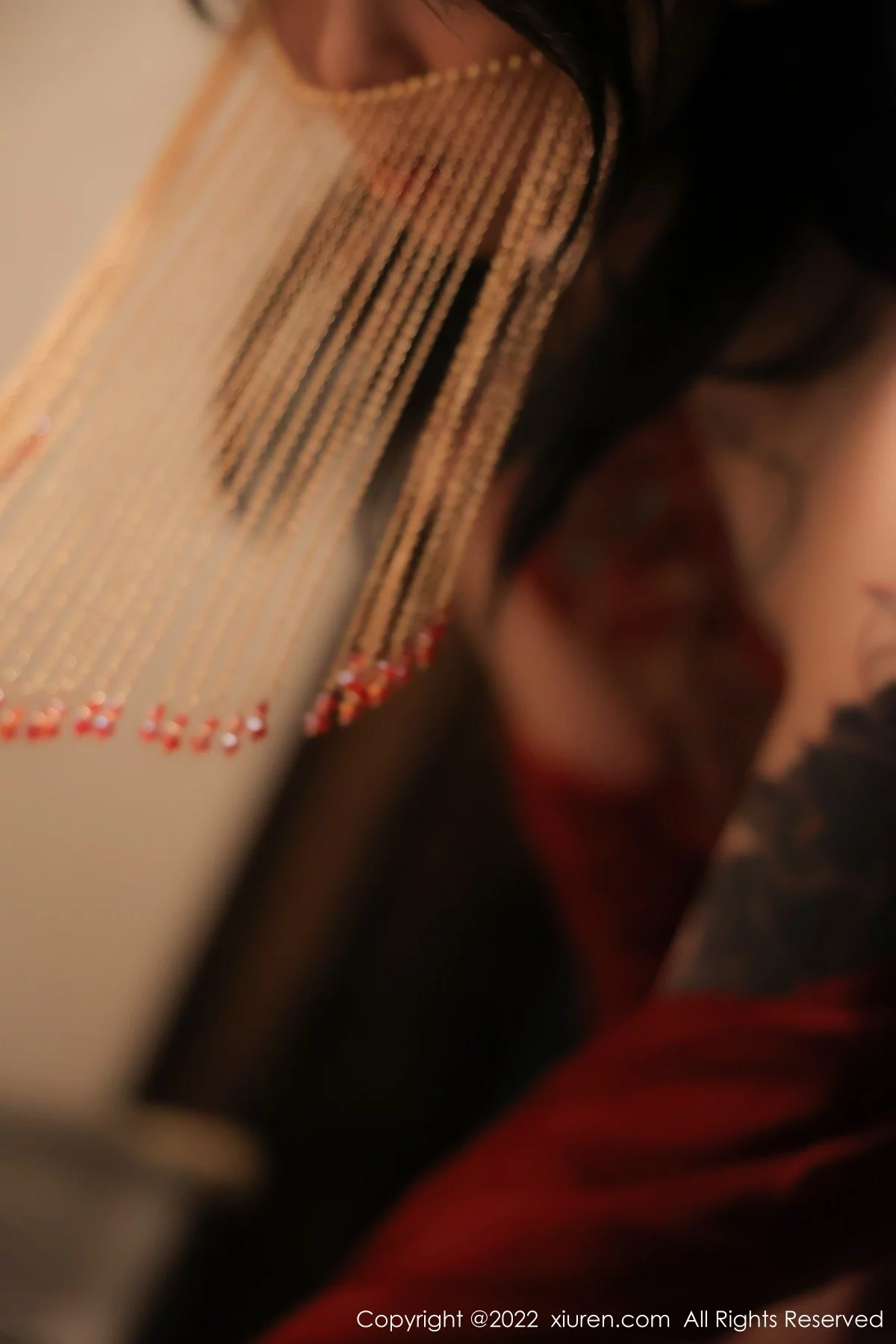 [[XiuRen秀人网]秀人网]No.5527_模特奶瓶大理旅拍私房性感红色轻透古装服秀完美身材诱惑写真78P