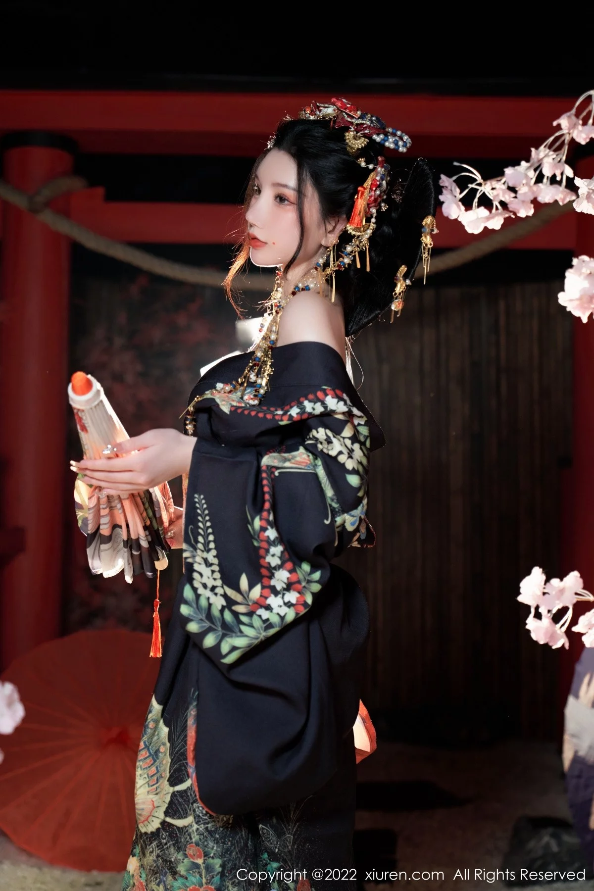 [[XiuRen秀人网]秀人网]No.5537_女神周于希Sally宽衣解带主题日系风脱和服露翘臀美腿诱惑写真80P