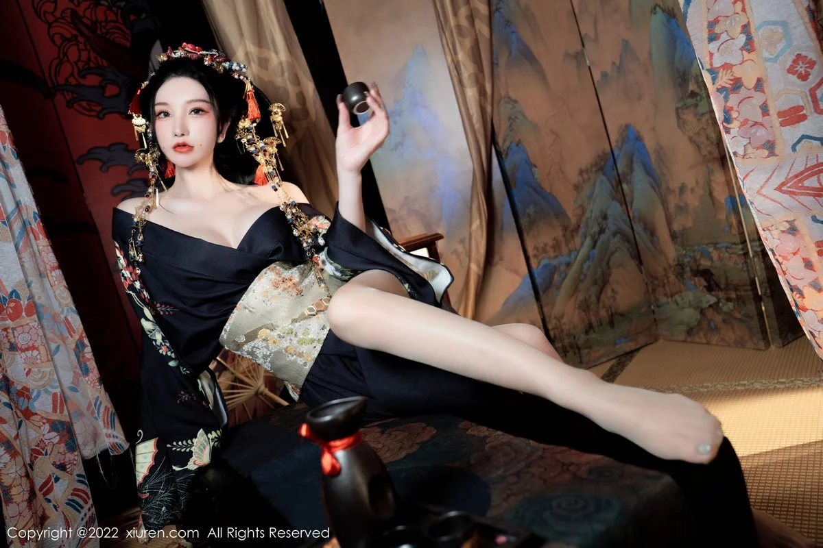 [[XiuRen秀人网]秀人网]No.5537_女神周于希Sally宽衣解带主题日系风脱和服露翘臀美腿诱惑写真80P