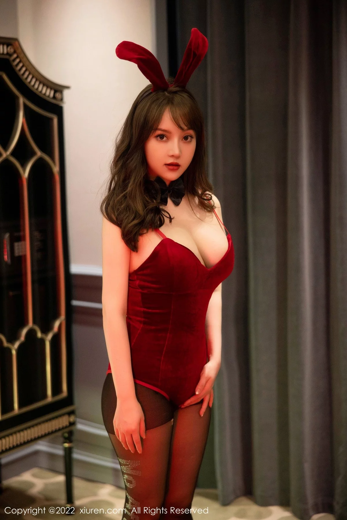 [[XiuRen秀人网]秀人网]No.5533_模特豆瓣酱性感红色高开连体衣配超薄黑丝秀丰满身材诱惑写真84P