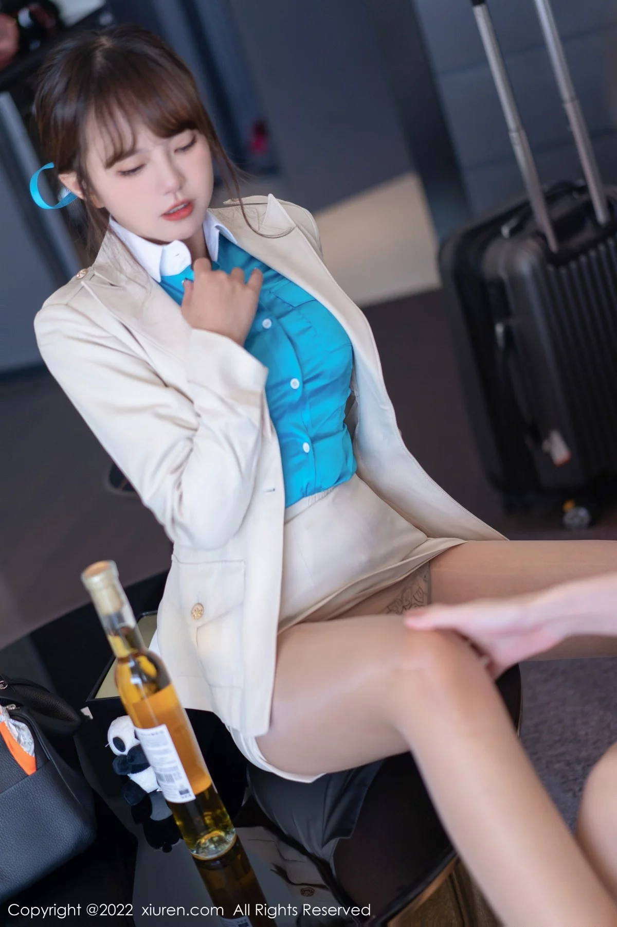 [[XiuRen秀人网]秀人网]No.5462_模特张思允Nice＆是小逗逗都市丽人装扮私房半脱撩人诱惑写真80P