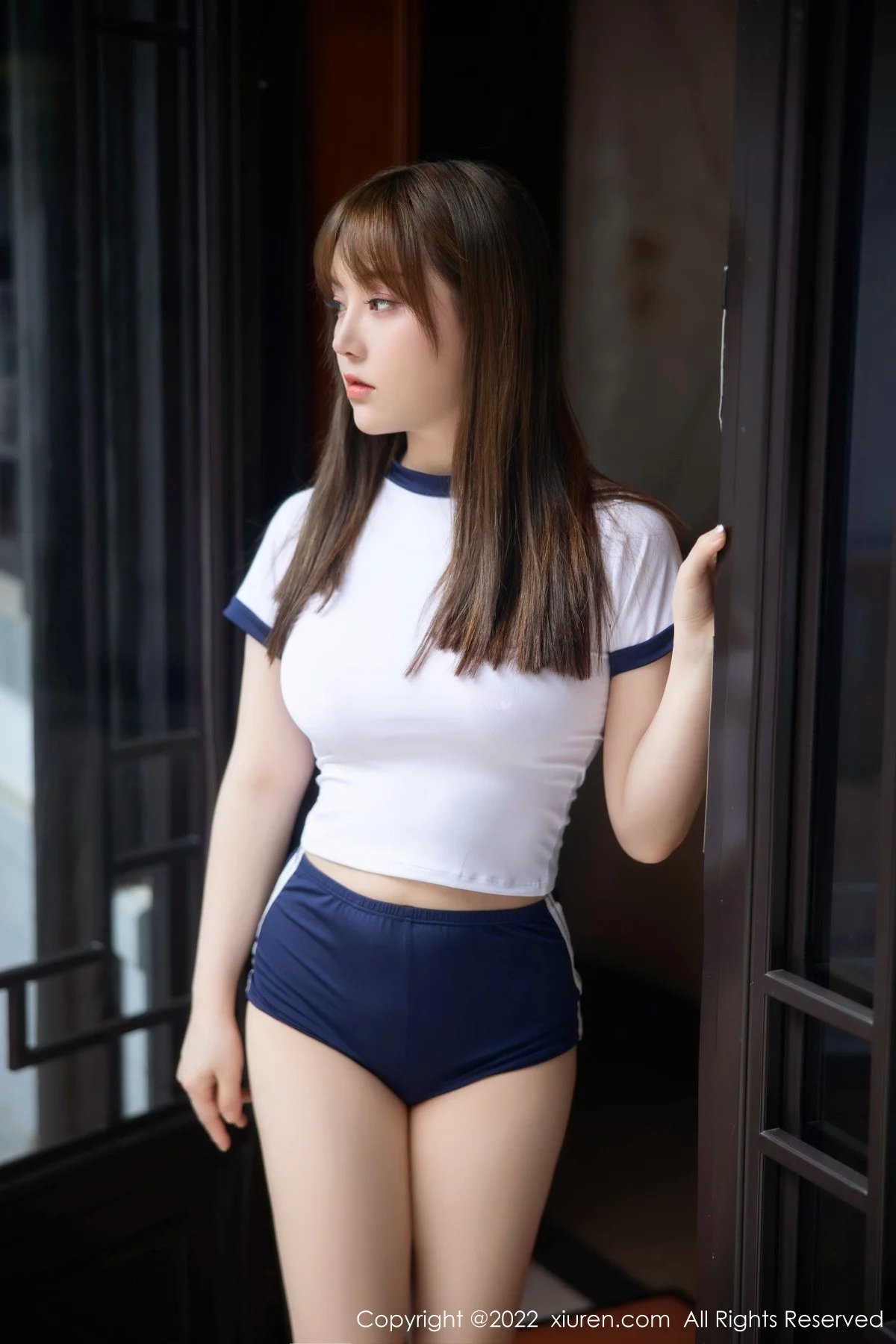 [[XiuRen秀人网]秀人网]No.5465_模特豆瓣酱私房性感白色短袖上衣配蓝短裤半脱露豪乳诱惑写真117P