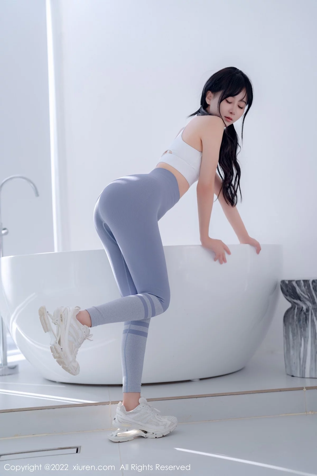 [[XiuRen秀人网]秀人网]No.5463_女神小果冻儿大理旅拍私房性感运动服紧身秀完美身材诱惑写真55P