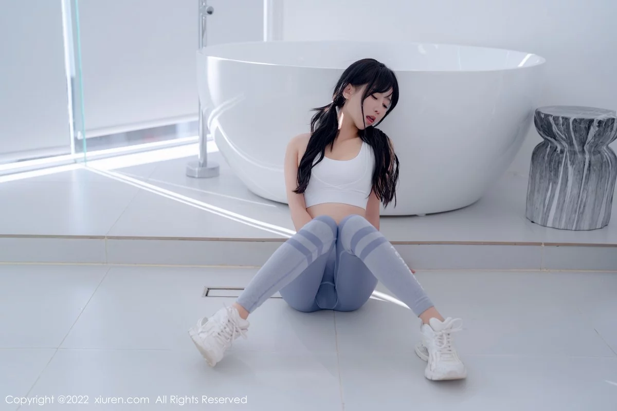 [[XiuRen秀人网]秀人网]No.5463_女神小果冻儿大理旅拍私房性感运动服紧身秀完美身材诱惑写真55P