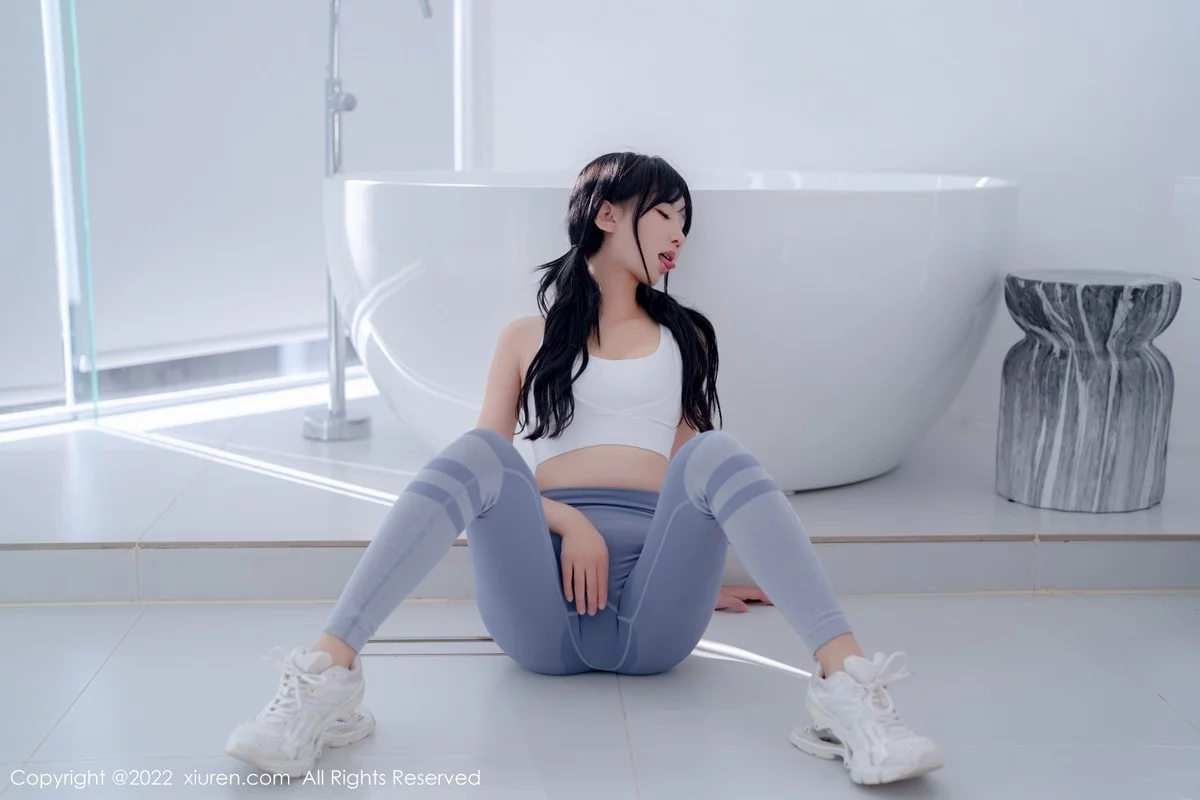 [[XiuRen秀人网]秀人网]No.5463_女神小果冻儿大理旅拍私房性感运动服紧身秀完美身材诱惑写真55P