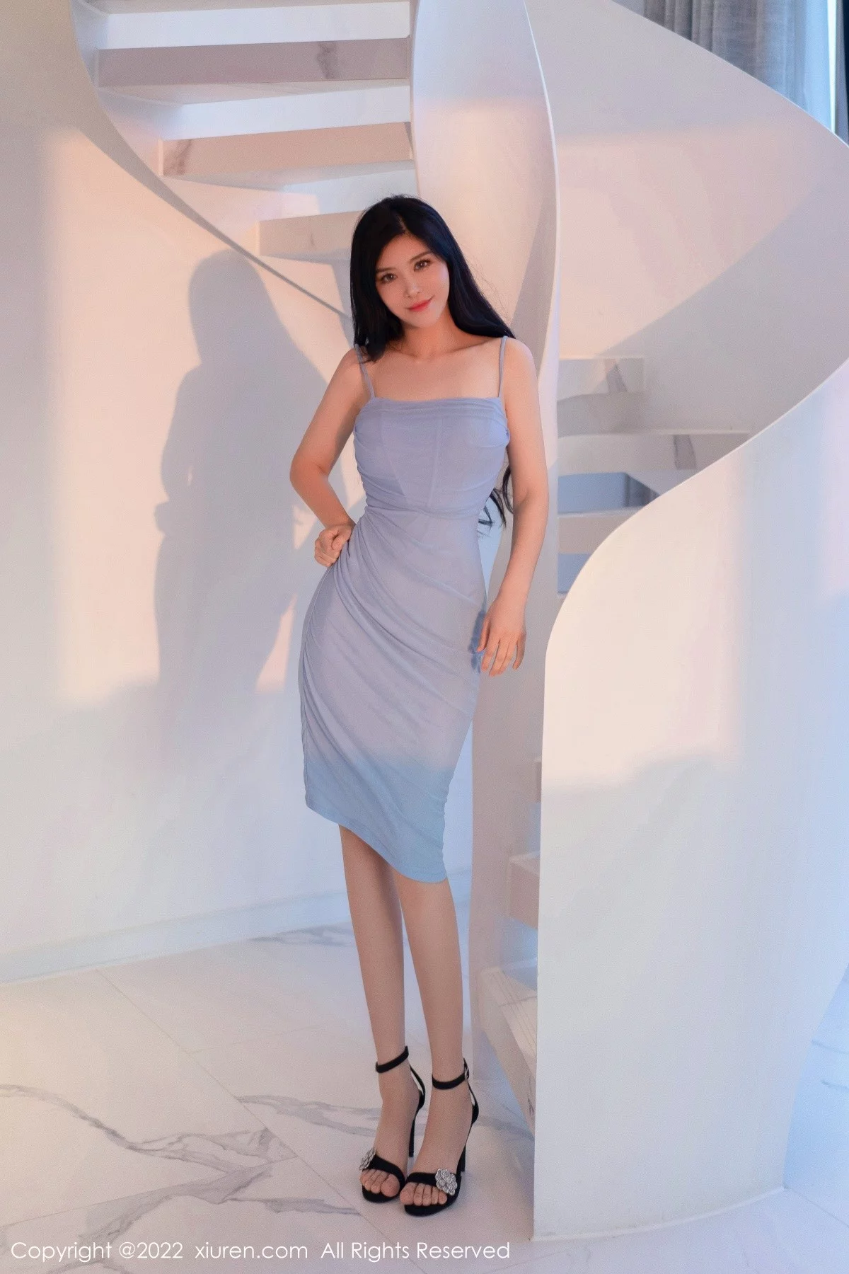 [[XiuRen秀人网]秀人网]No.5550_女神刘钰儿私房性感淡蓝色吊带长裙万种风情万种妩媚诱惑写真64P