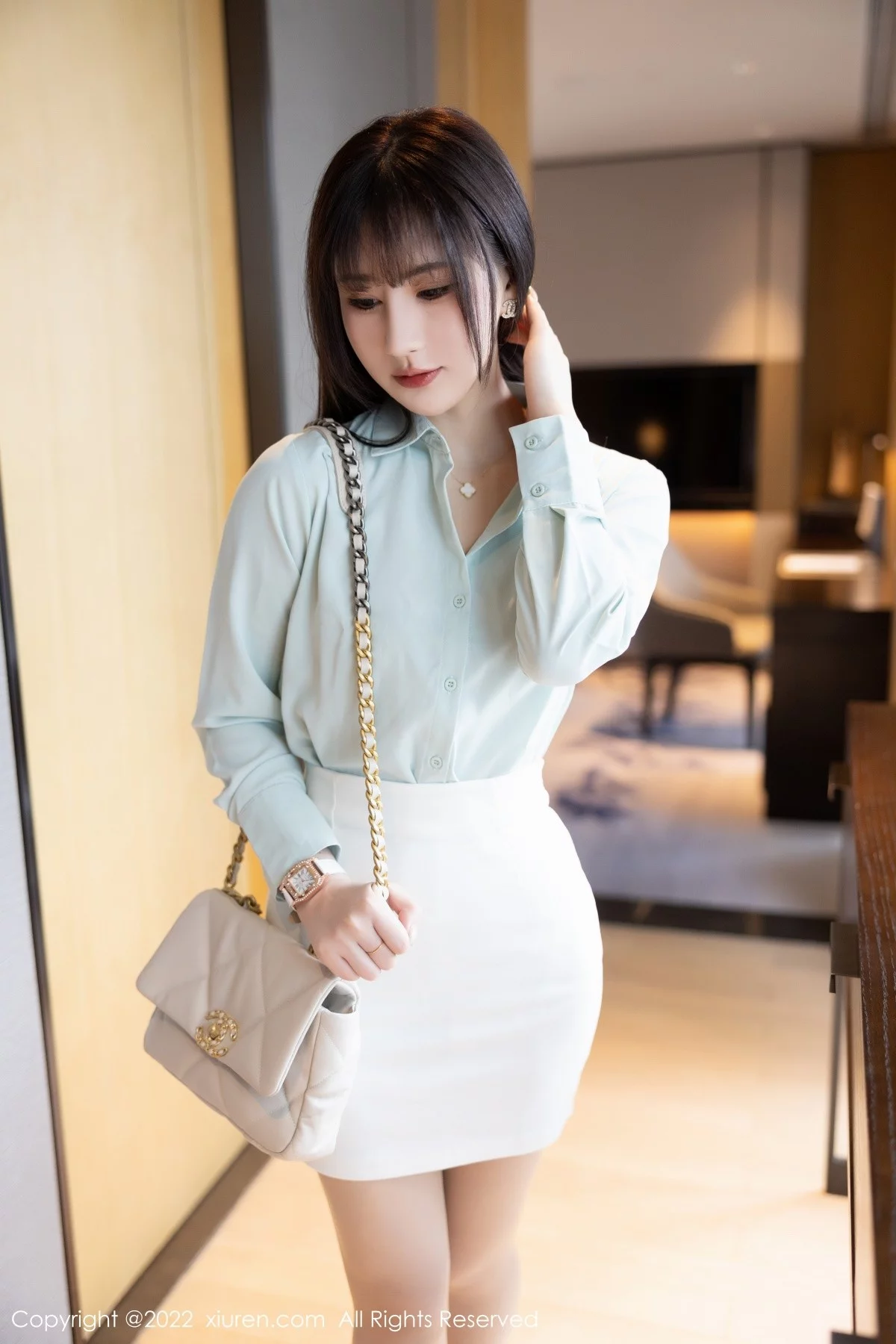 [[XiuRen秀人网]秀人网]No.5555_模特张欣欣淡蓝色上衣配白短裙露性感内衣配原色丝袜诱惑写真80P