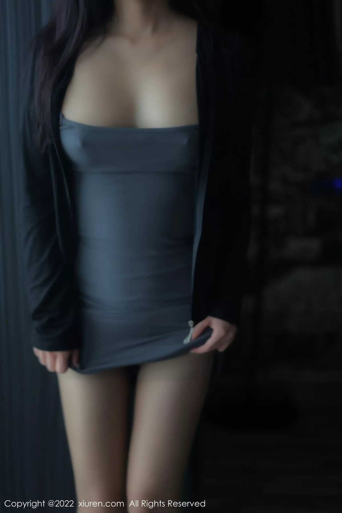 [[XiuRen秀人网]秀人网]No.5553_新人模特顾楚楚maily性感深灰色吊带裙配诱人灰丝完美诱惑写真96P