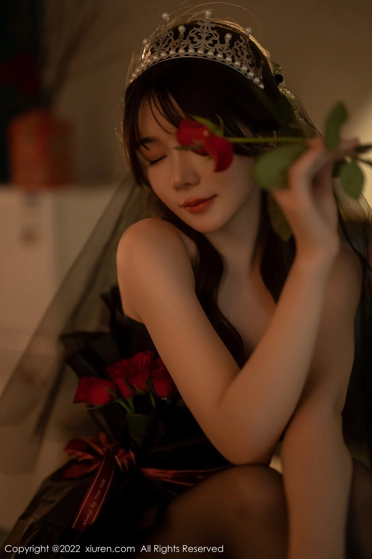 [[XiuRen秀人网]秀人网]No.5552_模特婠婠么私房性感黑色露肩连衣裙配超薄黑丝秀曼妙身材写真74P