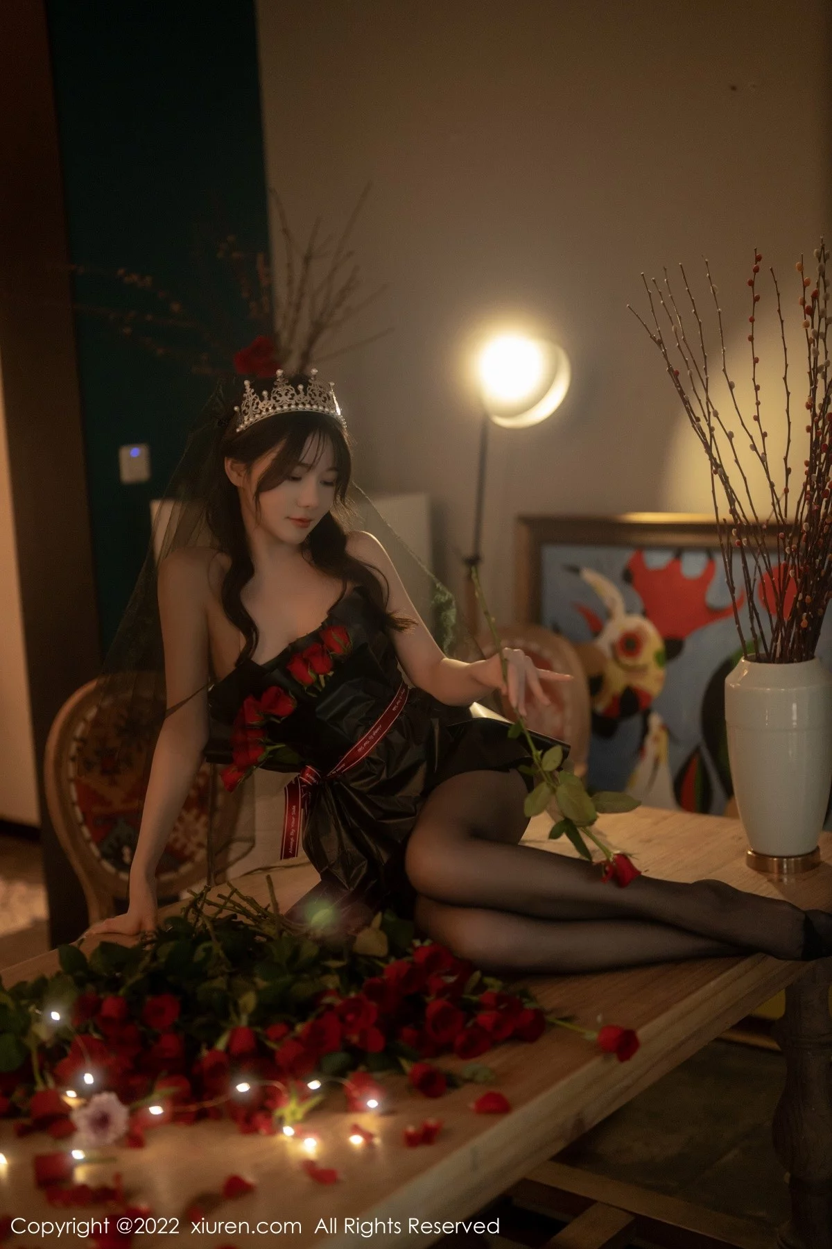 [[XiuRen秀人网]秀人网]No.5552_模特婠婠么私房性感黑色露肩连衣裙配超薄黑丝秀曼妙身材写真74P