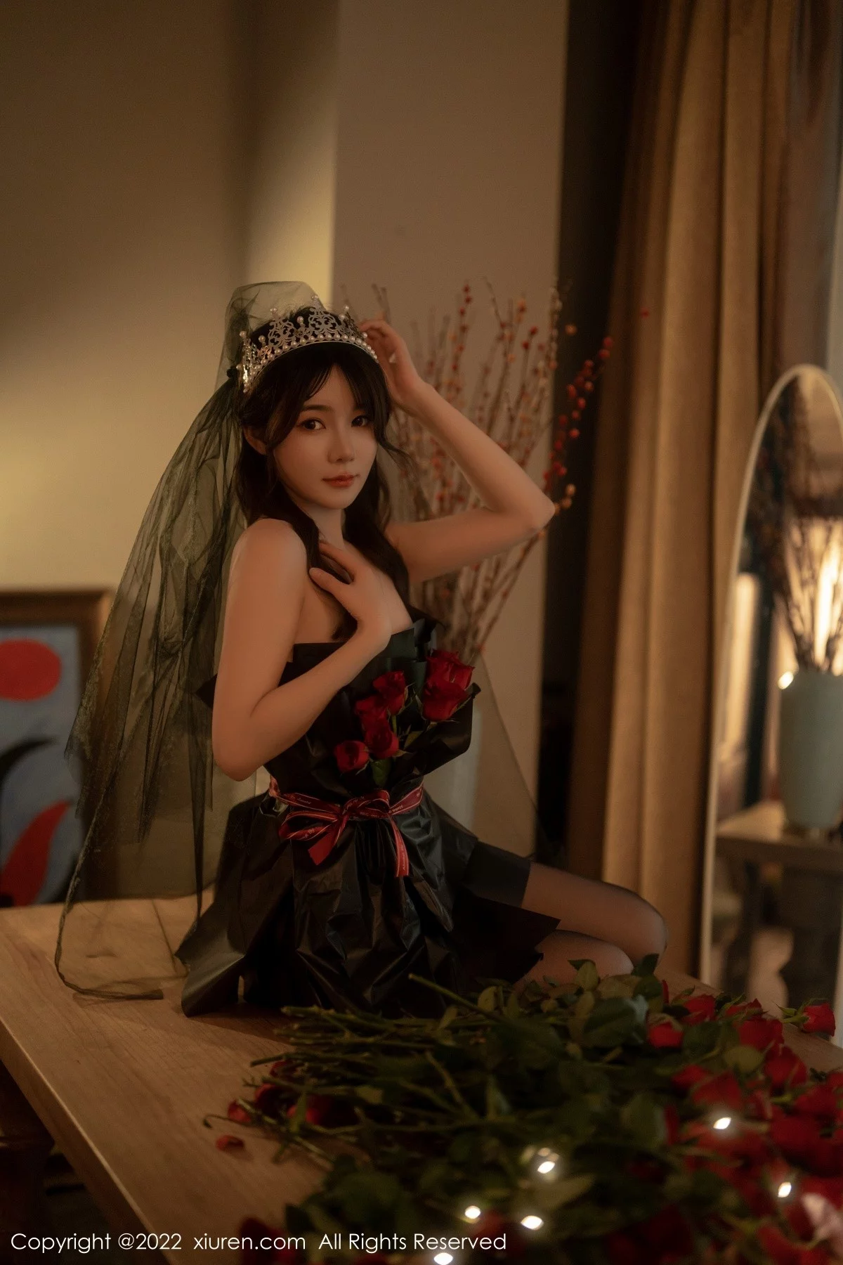 [[XiuRen秀人网]秀人网]No.5552_模特婠婠么私房性感黑色露肩连衣裙配超薄黑丝秀曼妙身材写真74P